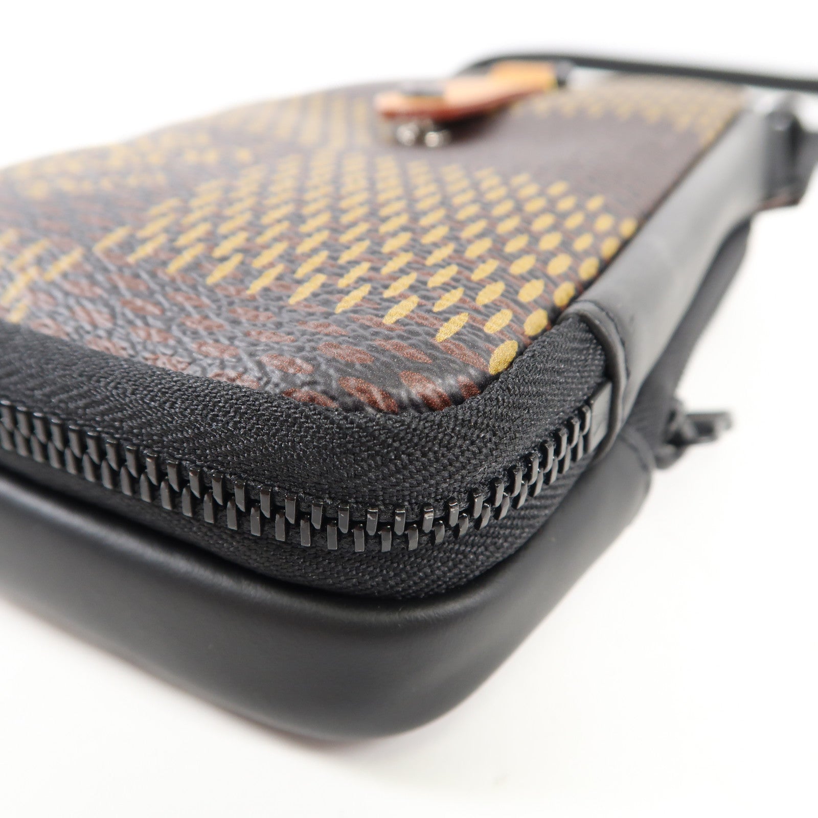 LOUIS VUITTON Damier LV x Nigo Phone Pouch肩背袋
