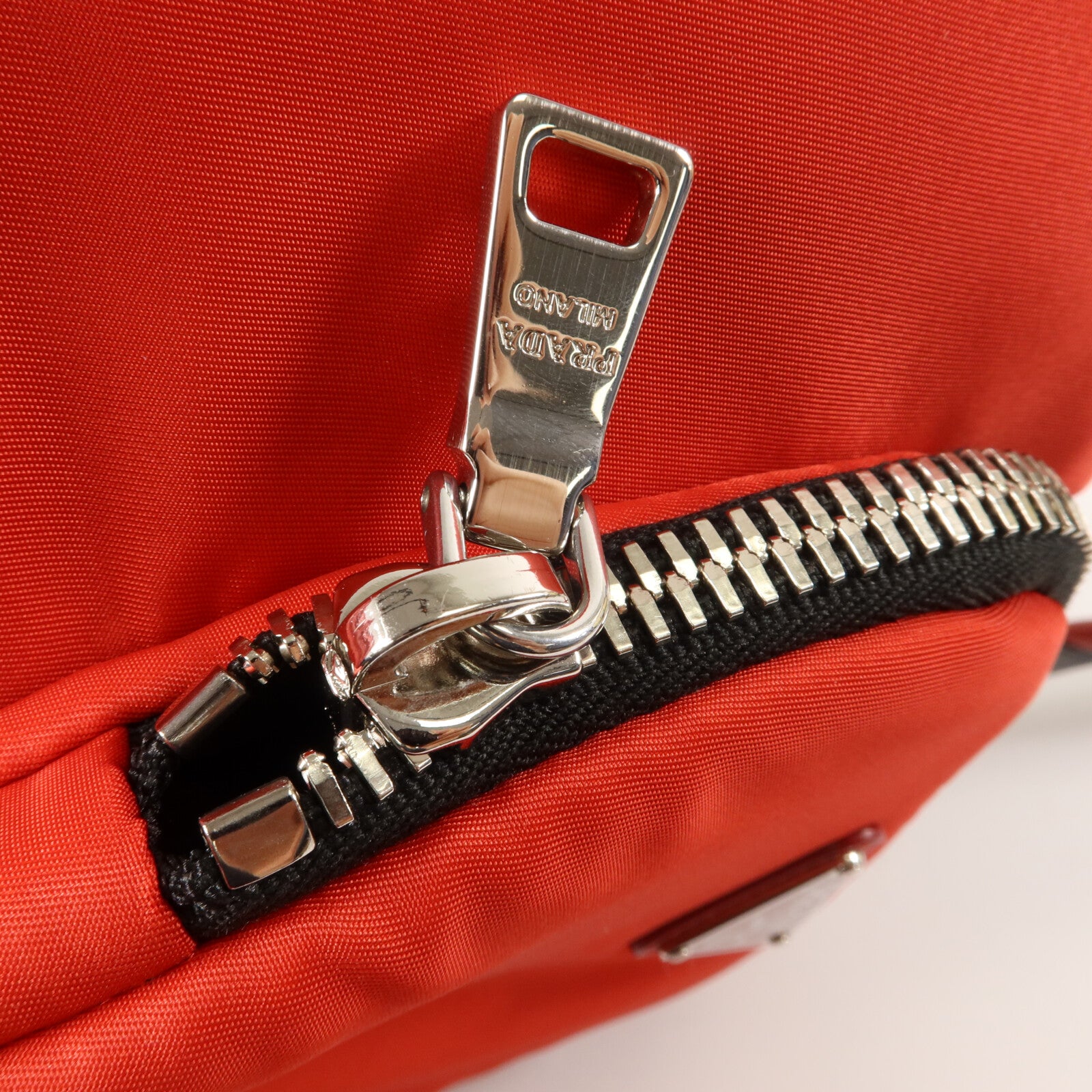 PRADA 尼龍2way shoulder手挽肩背兩用袋