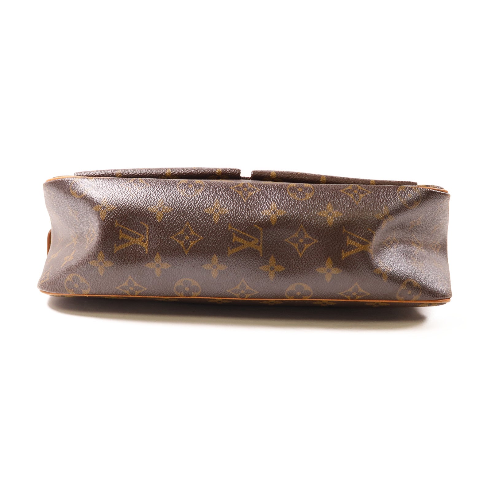 LOUIS VUITTON Monogram Viva Cite GM金扣肩背袋啡色 21 results are available, use up and down arrow keys to navigate.