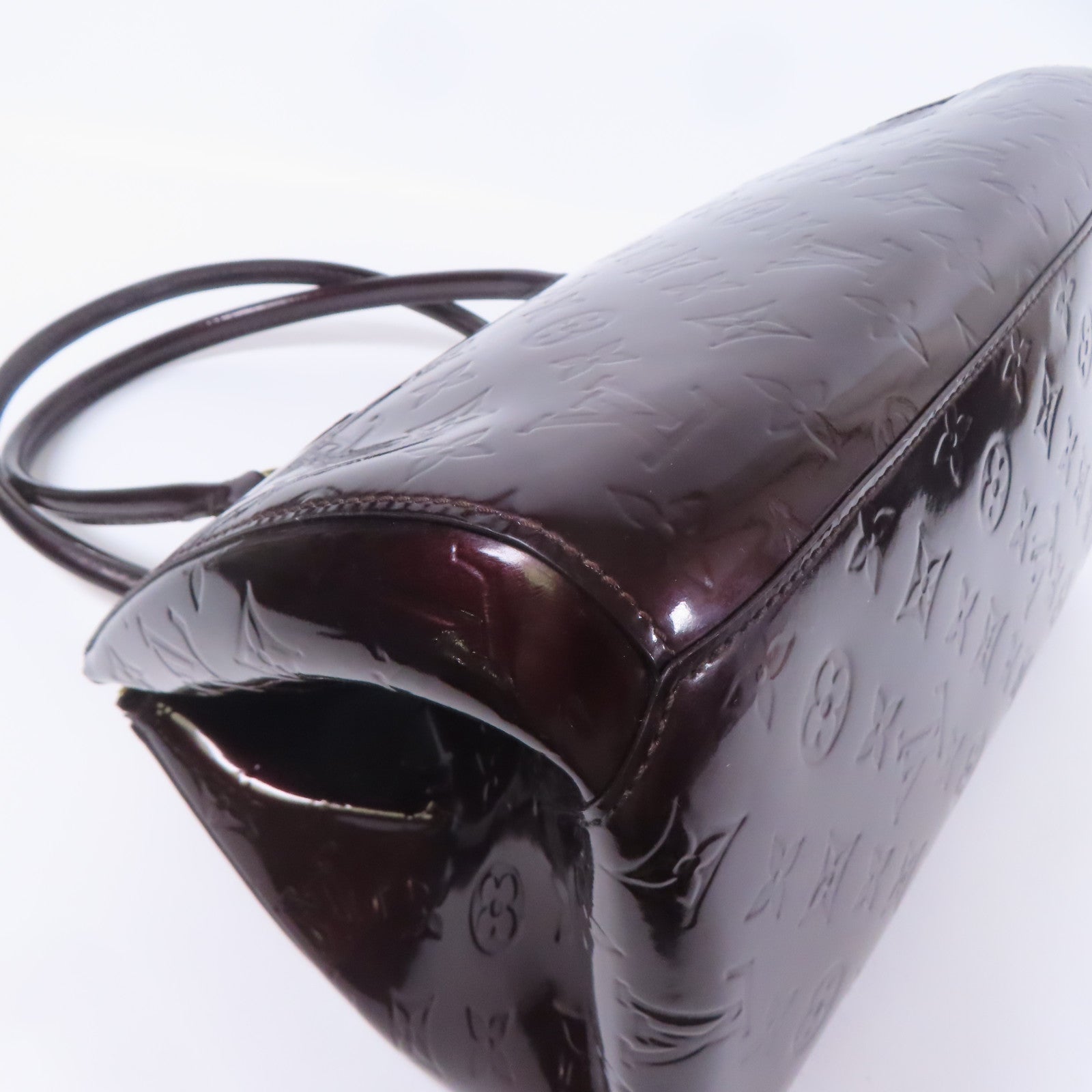 LOUIS VUITTON Vernis漆皮皮革Sherwood GM金扣肩背袋