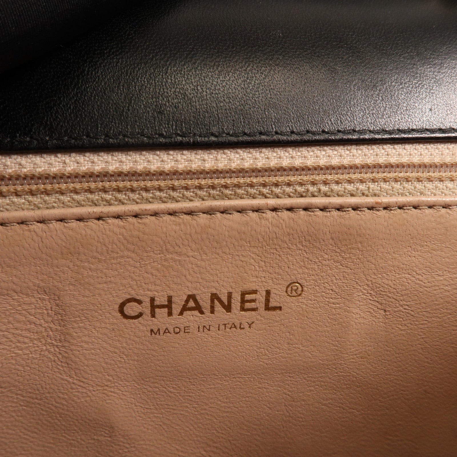 CHANEL 牛皮皮革Chain Shoulder金扣鏈帶肩背袋