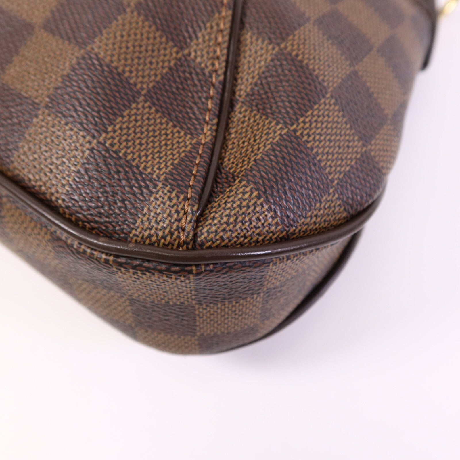 LOUIS VUITTON Damier Thames PM金扣肩背袋