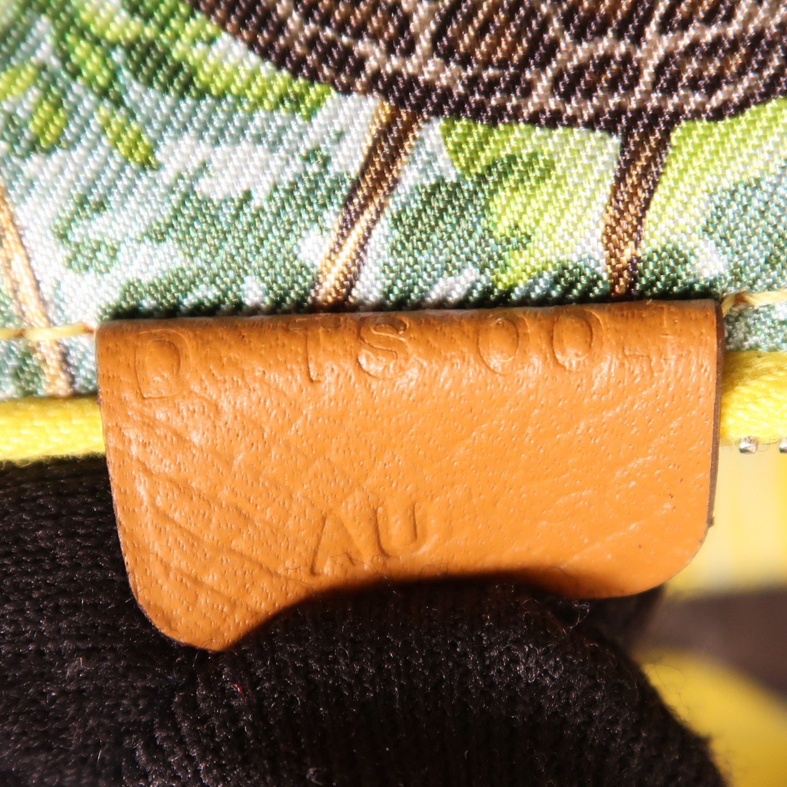 HERMES Epsom皮革Silk In Long Wallet銀扣長錢包Gold