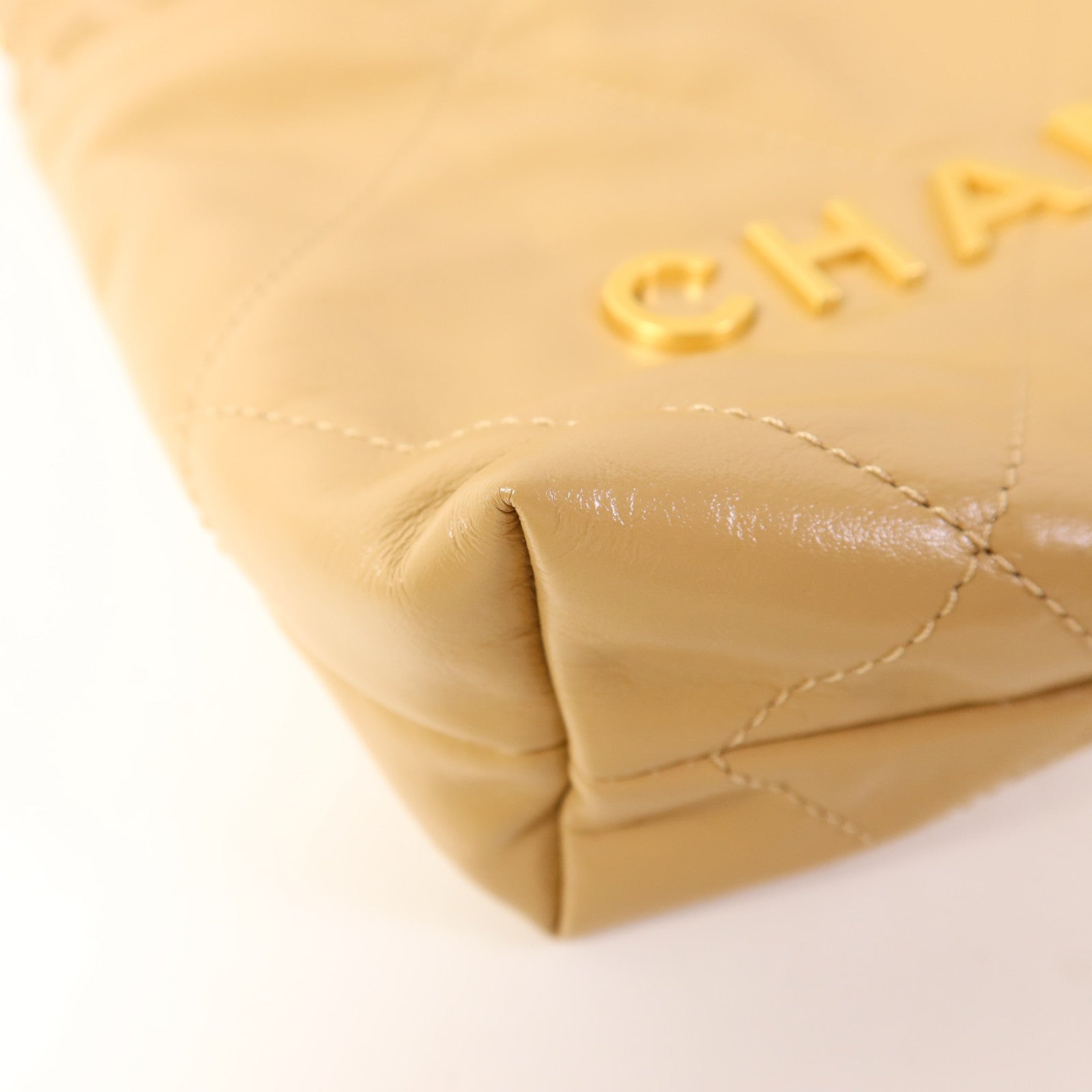 CHANEL 牛皮皮革Chanel 22 Mini鏈帶肩背袋