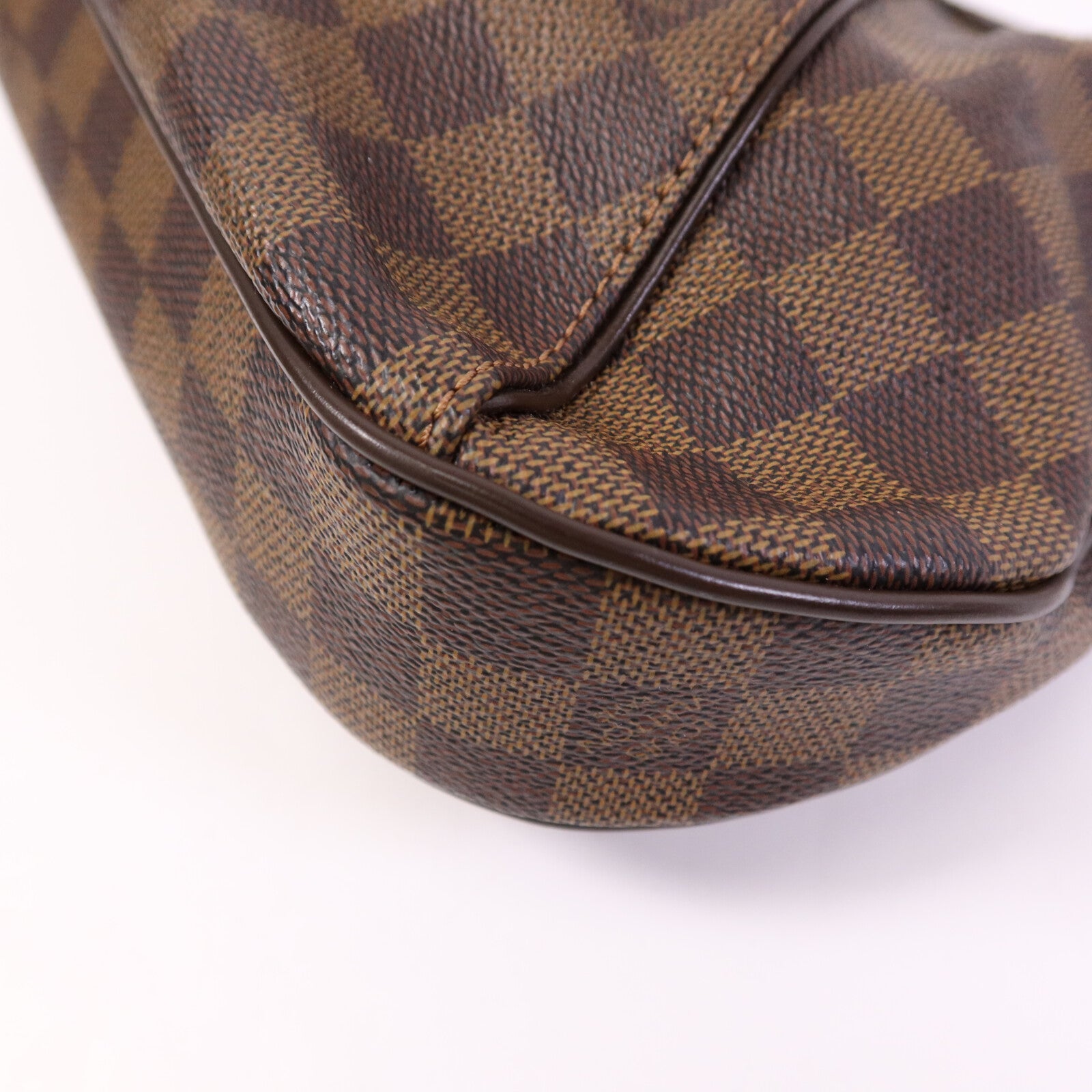 LOUIS VUITTON Damier Thames PM金扣肩背袋
