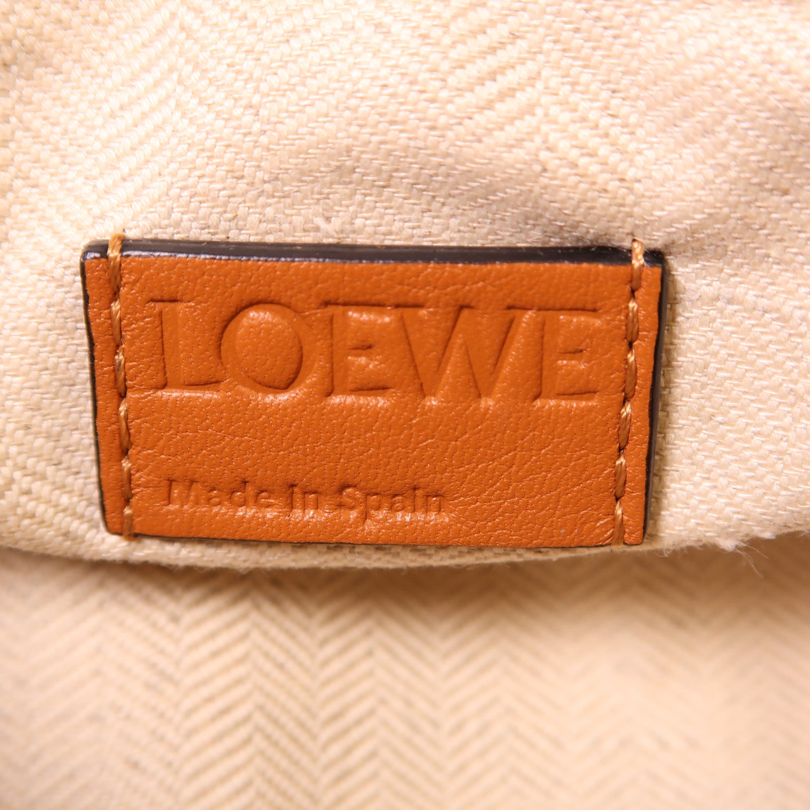 LOEWE 牛皮皮革Puzzle銀扣手挽肩背兩用袋