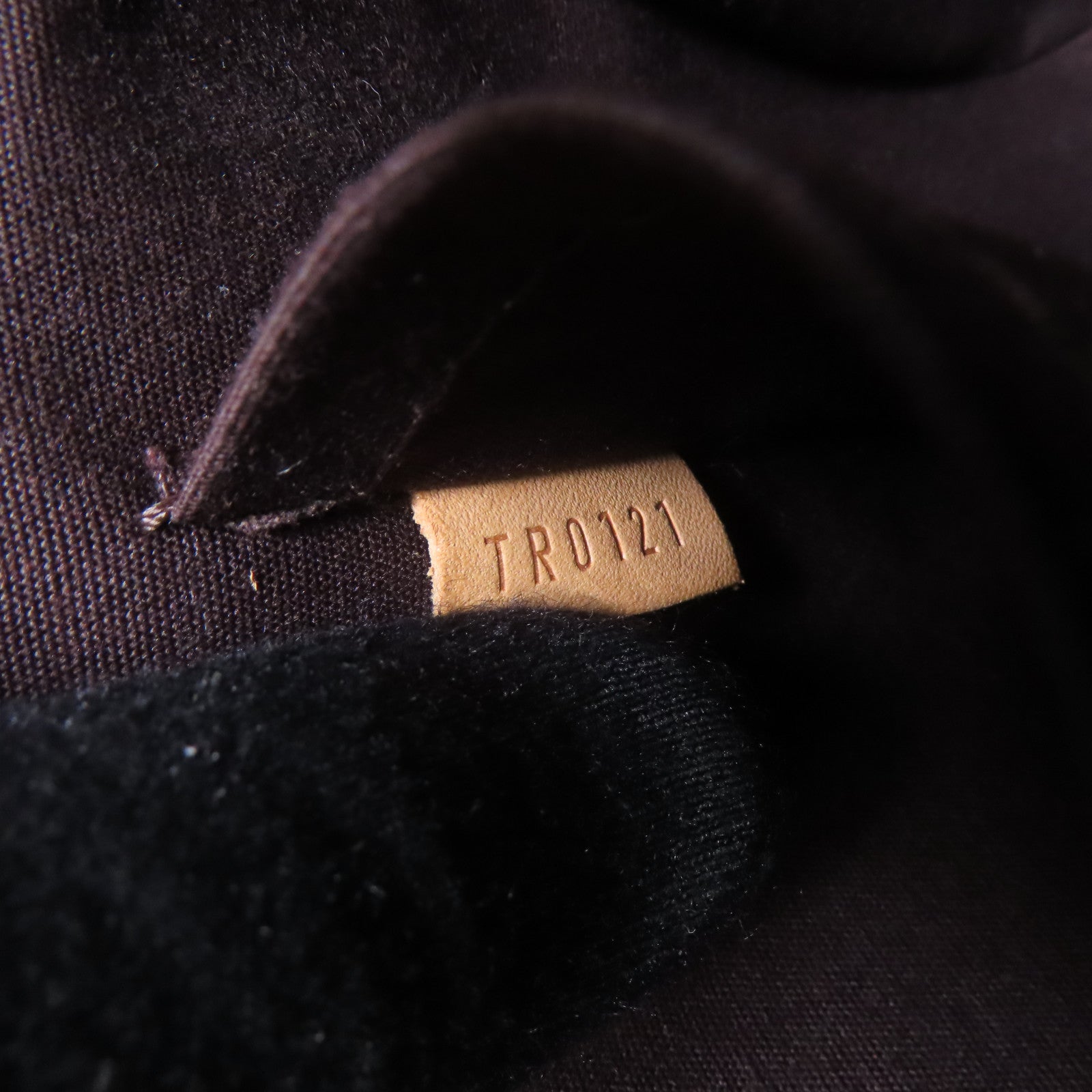 LOUIS VUITTON Vernis漆皮皮革Sherwood GM金扣肩背袋