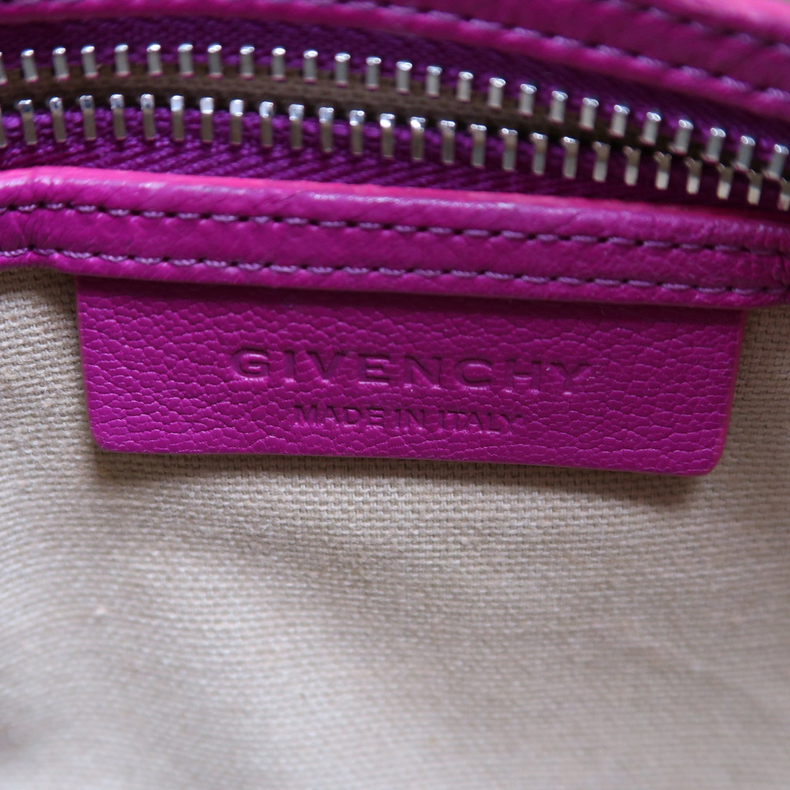 GIVENCHY 牛皮皮革Anitigona銀扣手挽肩背兩用袋紫色