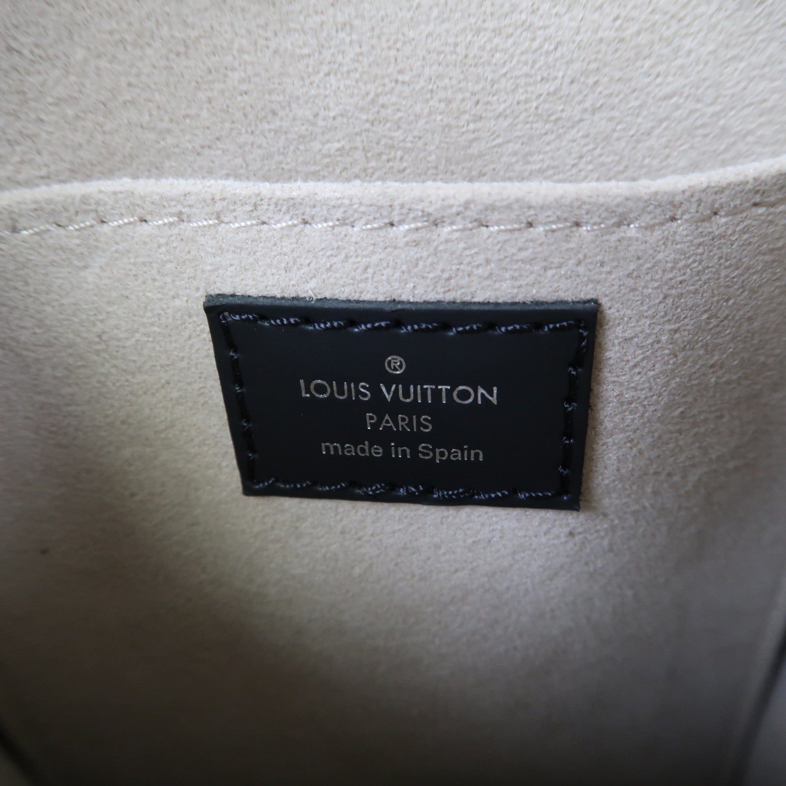 LOUIS VUITTON 【激減優惠】Epi Petit Sac Plat銀扣肩背袋粉紅色/黑色