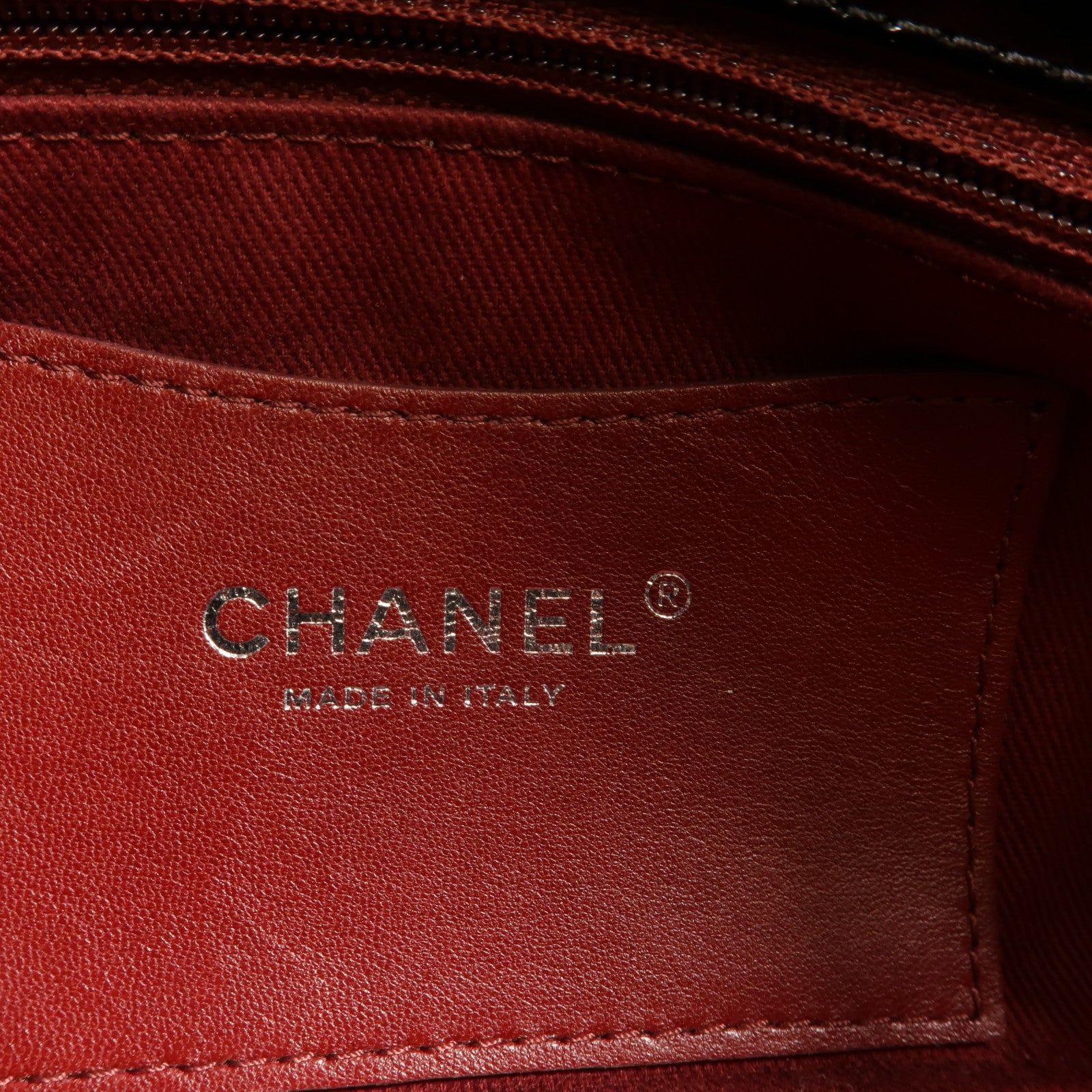 CHANEL 漆皮皮革Mademoiselle Bowling Bag鏈帶肩背袋