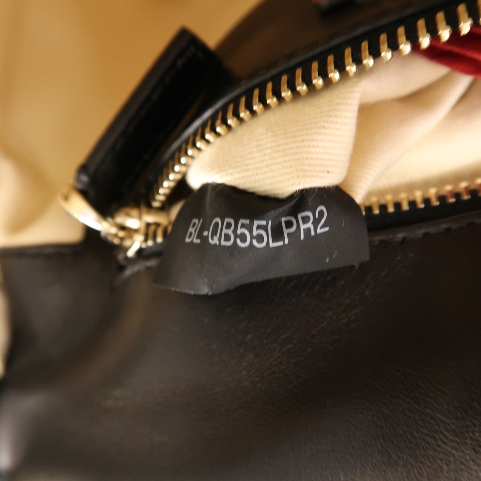 Valentino 牛皮皮革2way Shoulder Bag金扣手挽肩背兩用袋杏色/黑色