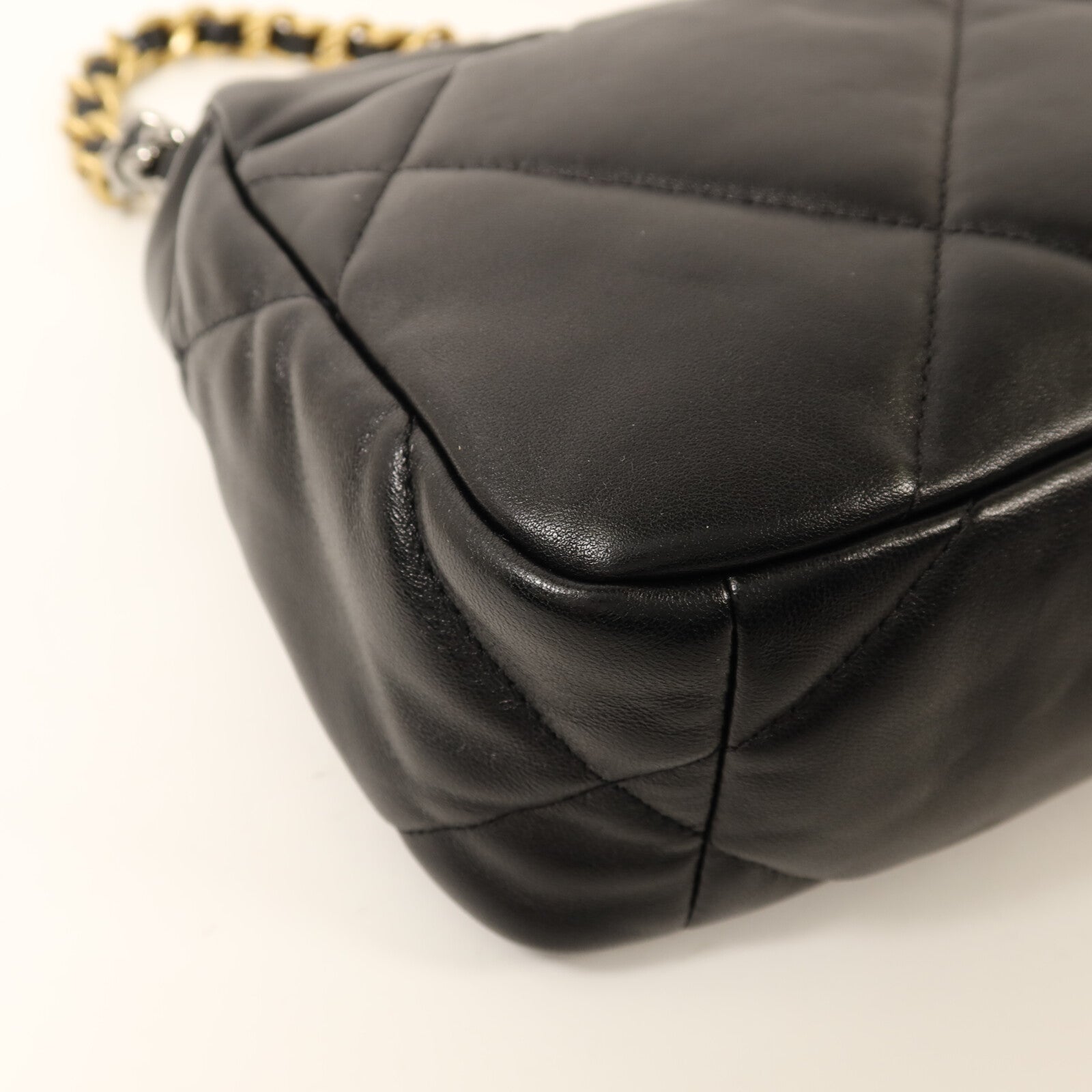 CHANEL 羊皮皮革C19 Small鏈帶肩背袋
