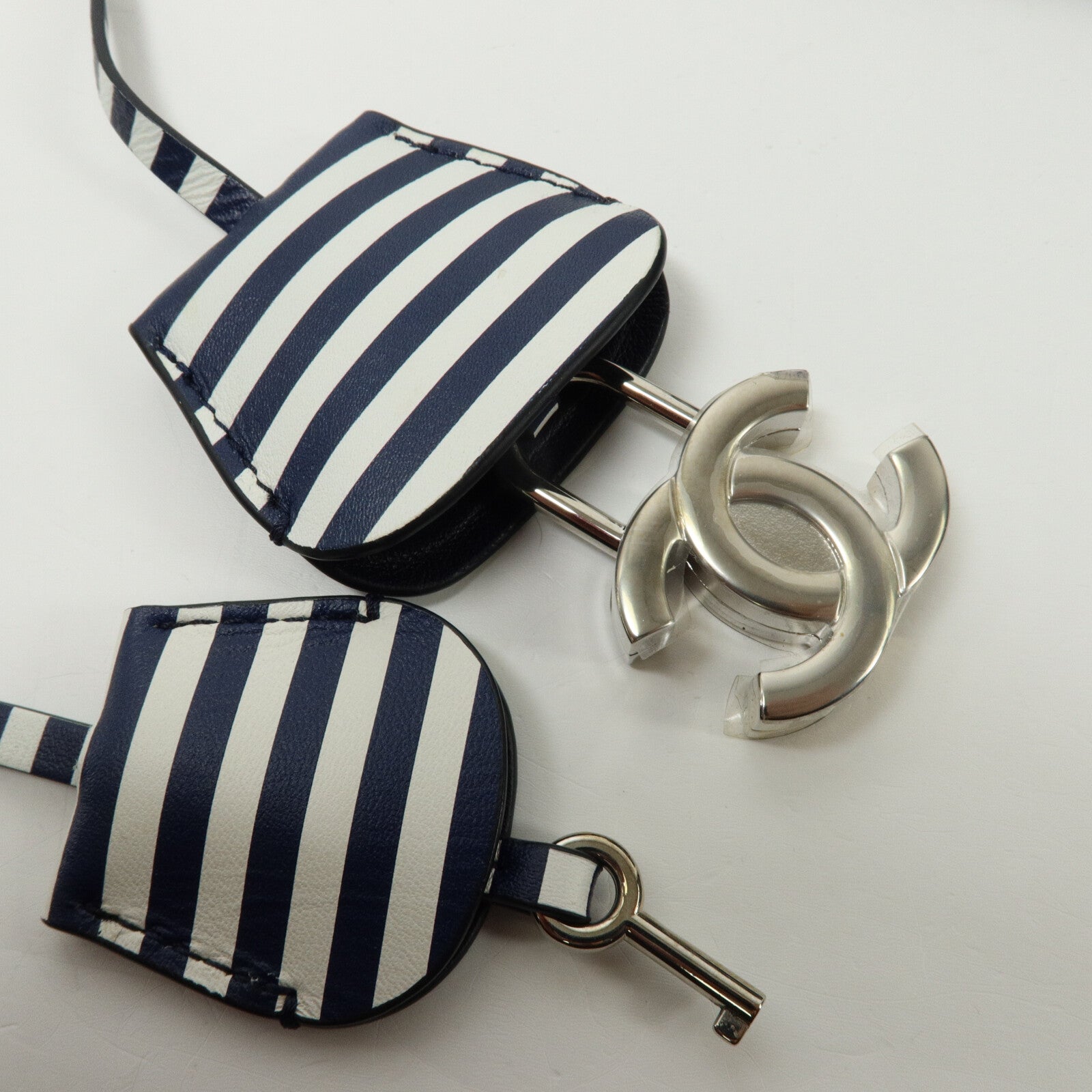 CHANEL 牛皮皮革Vanity Case鏈帶手挽肩背兩用袋