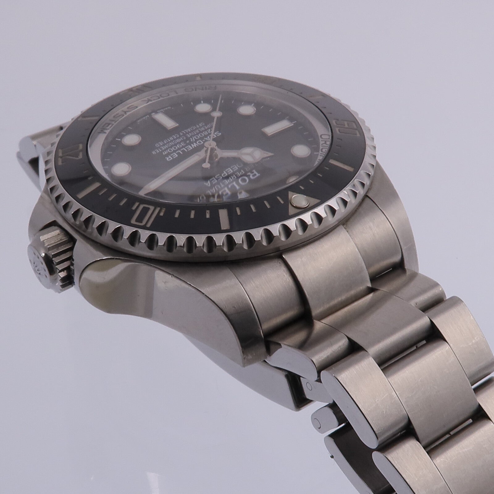 ROLEX Sea-Dweller 126660