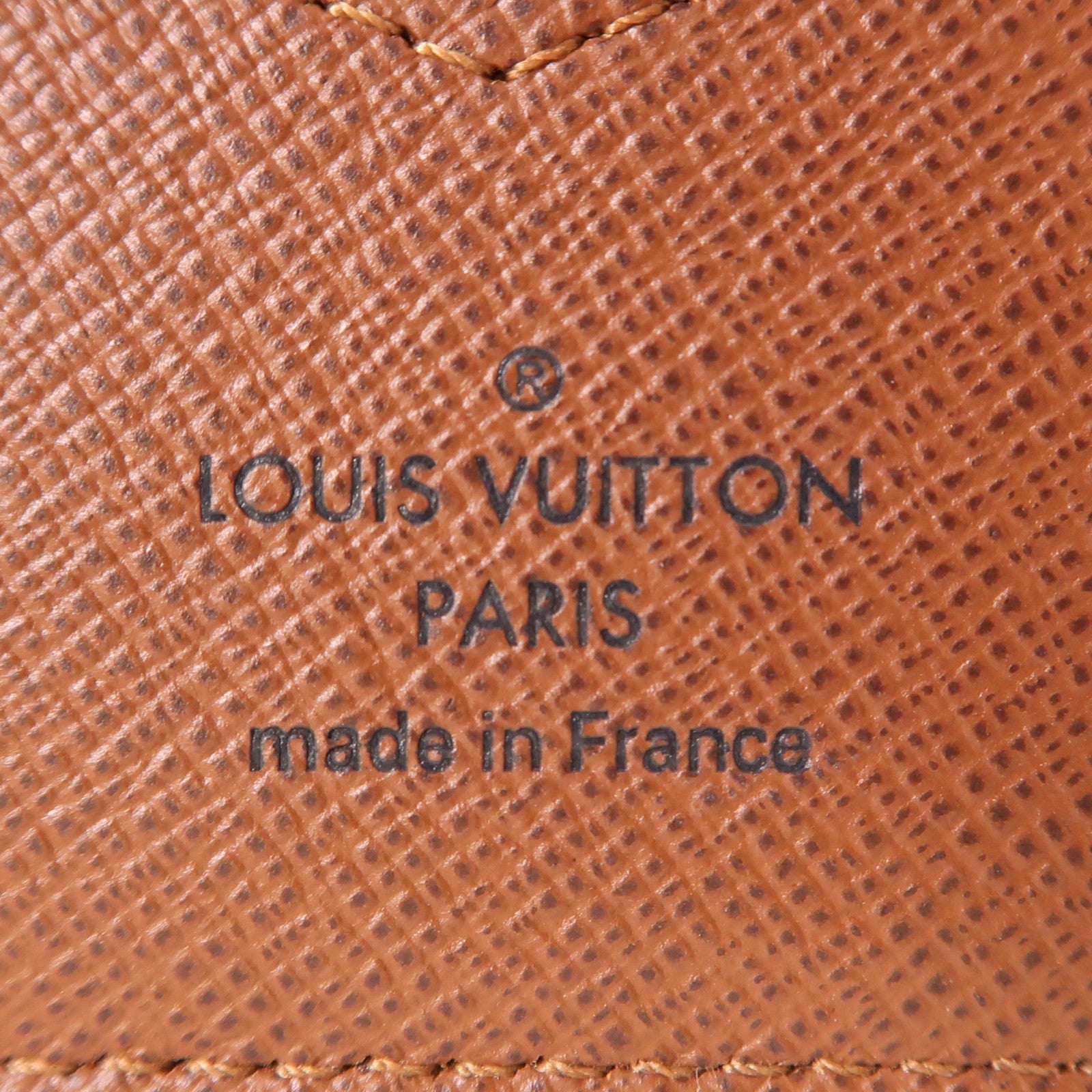 LOUIS VUITTON Monogram Passport Case護照套