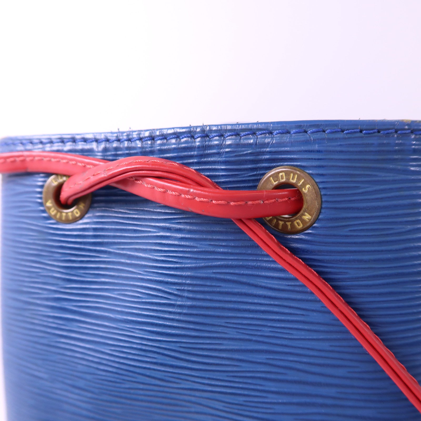 LOUIS VUITTON Epi Noe金扣肩背袋