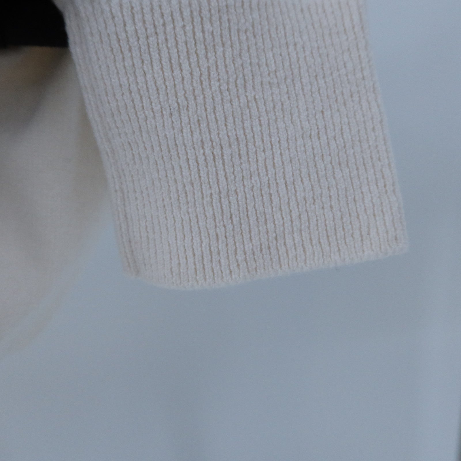 CHANEL CashmerLa Pausa Long-Sleeve Knit Top針織