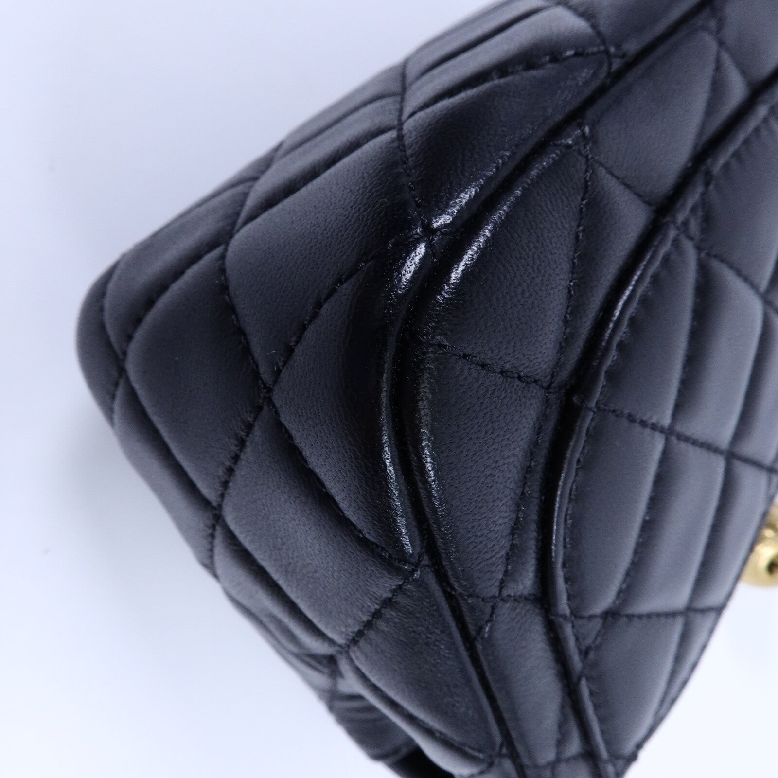 CHANEL 羊皮皮革Mini Classic 17 Gold Ball鏈帶肩背袋