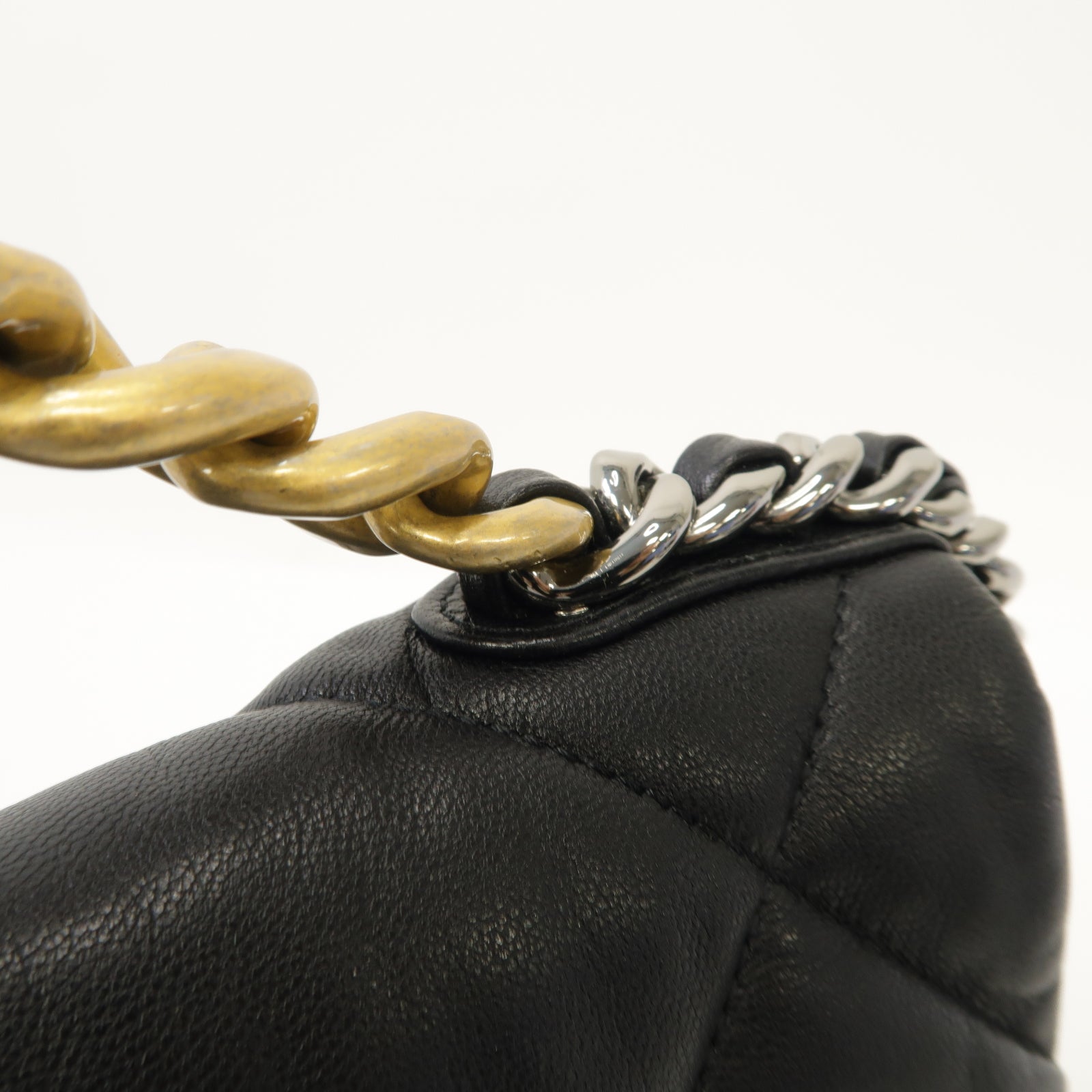 CHANEL 菱格羊皮皮革Chanel 19 Chain Shoulder金扣/銀扣鏈帶手挽肩背兩用袋黑色