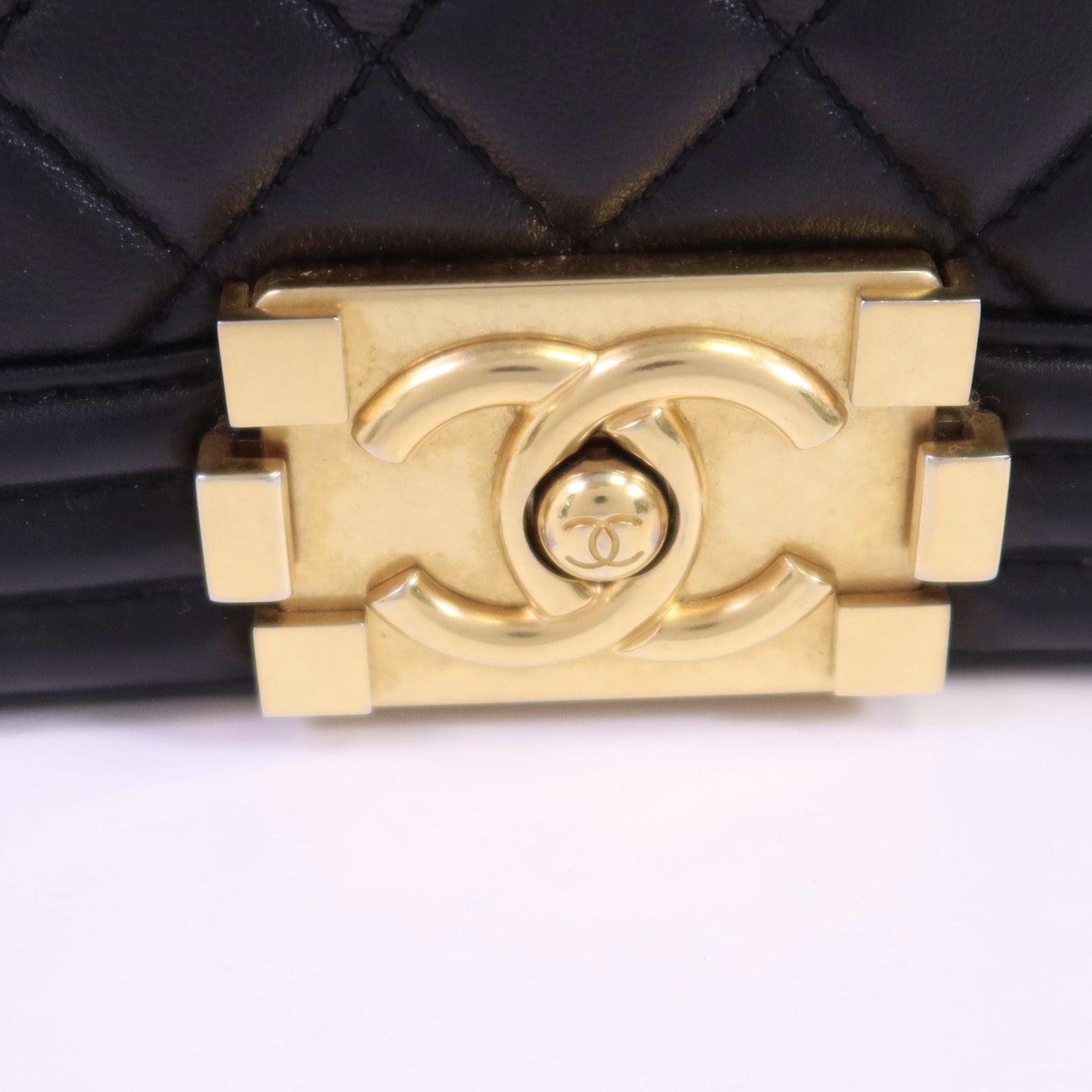 CHANEL 羊皮皮革Boy 25金扣鏈帶肩背袋