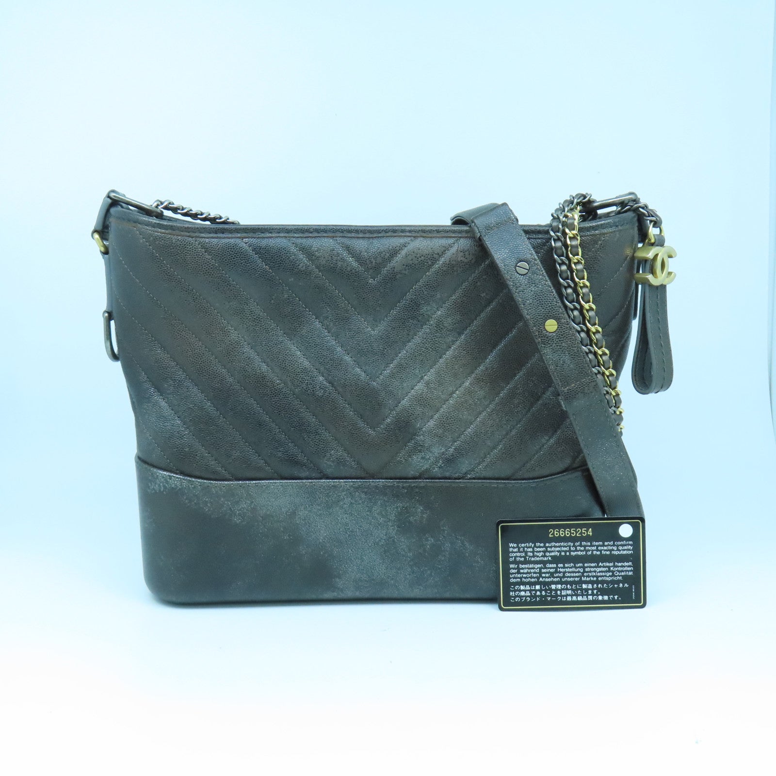 CHANEL 【均一特價】Caviar皮革Chevron Gabrielle Medium鏈帶肩背袋銀色