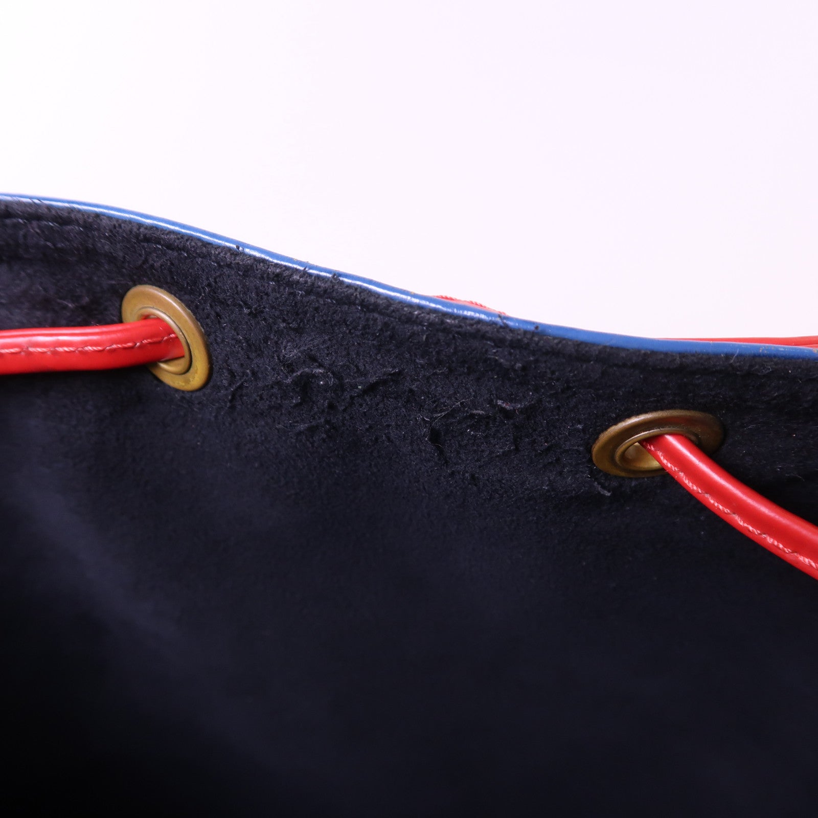 LOUIS VUITTON Epi Noe金扣肩背袋