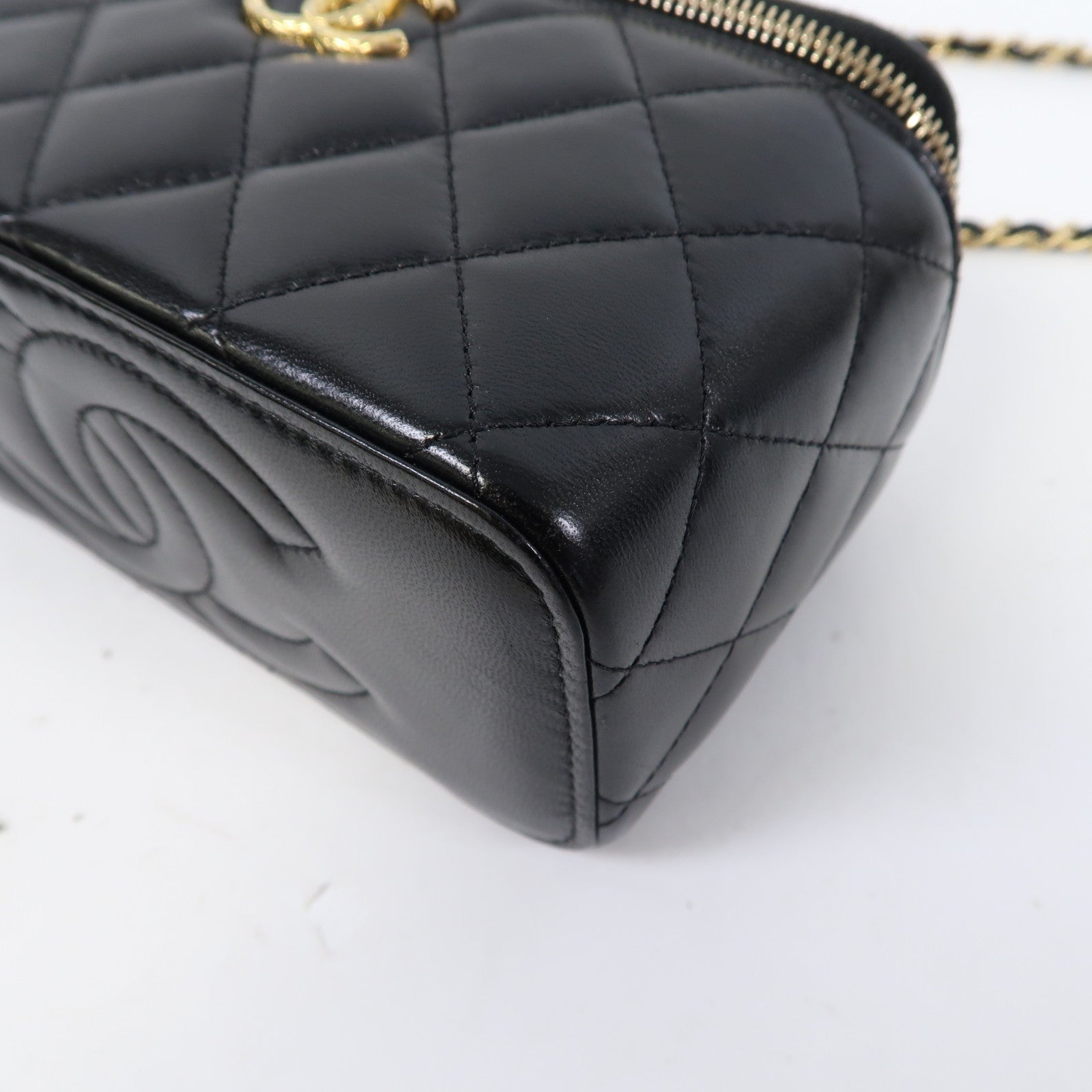 CHANEL 【激減優惠】菱格羊皮皮革Vanity Case金扣鏈帶肩背袋黑色