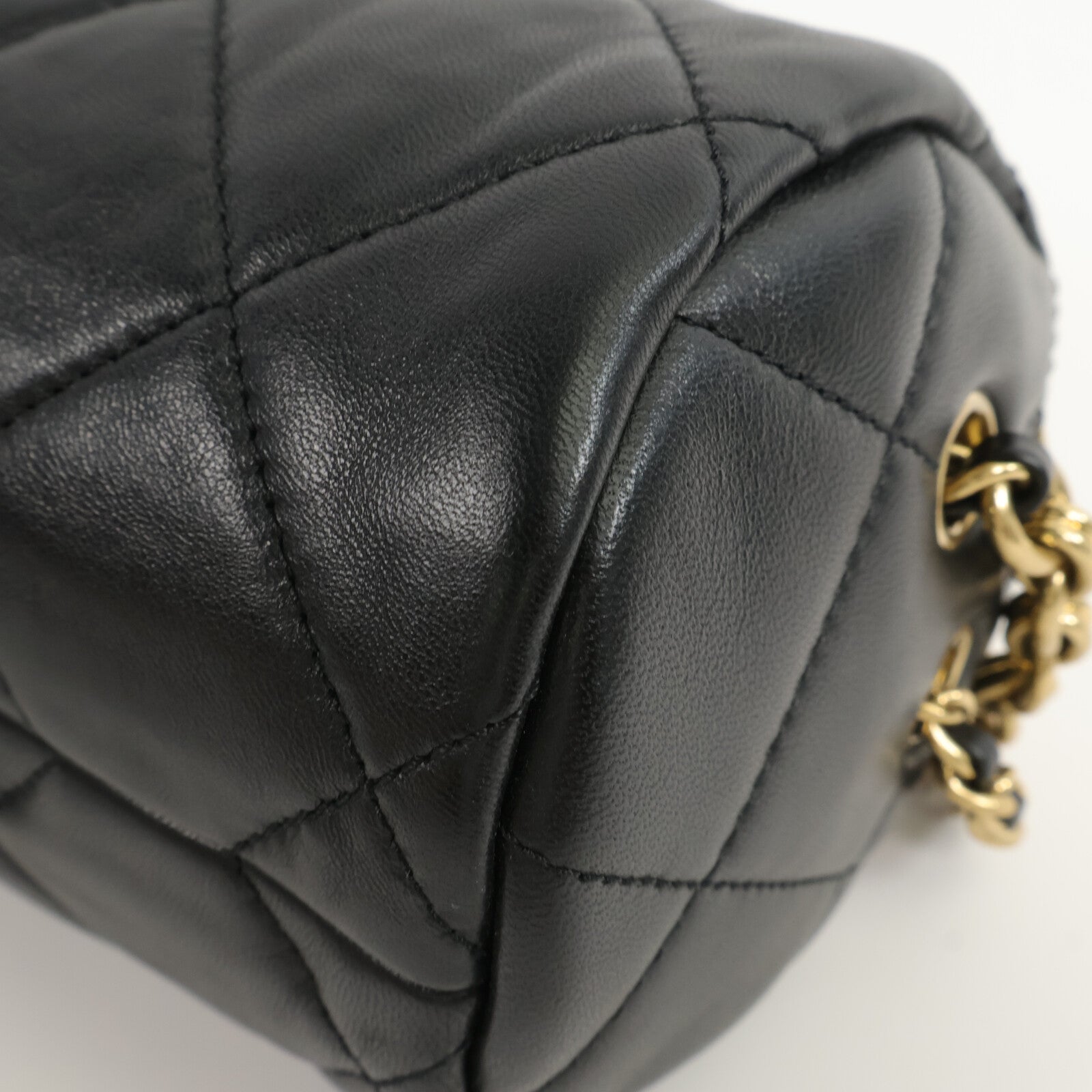 CHANEL 羊皮皮革Mini Bowling鏈帶肩背袋