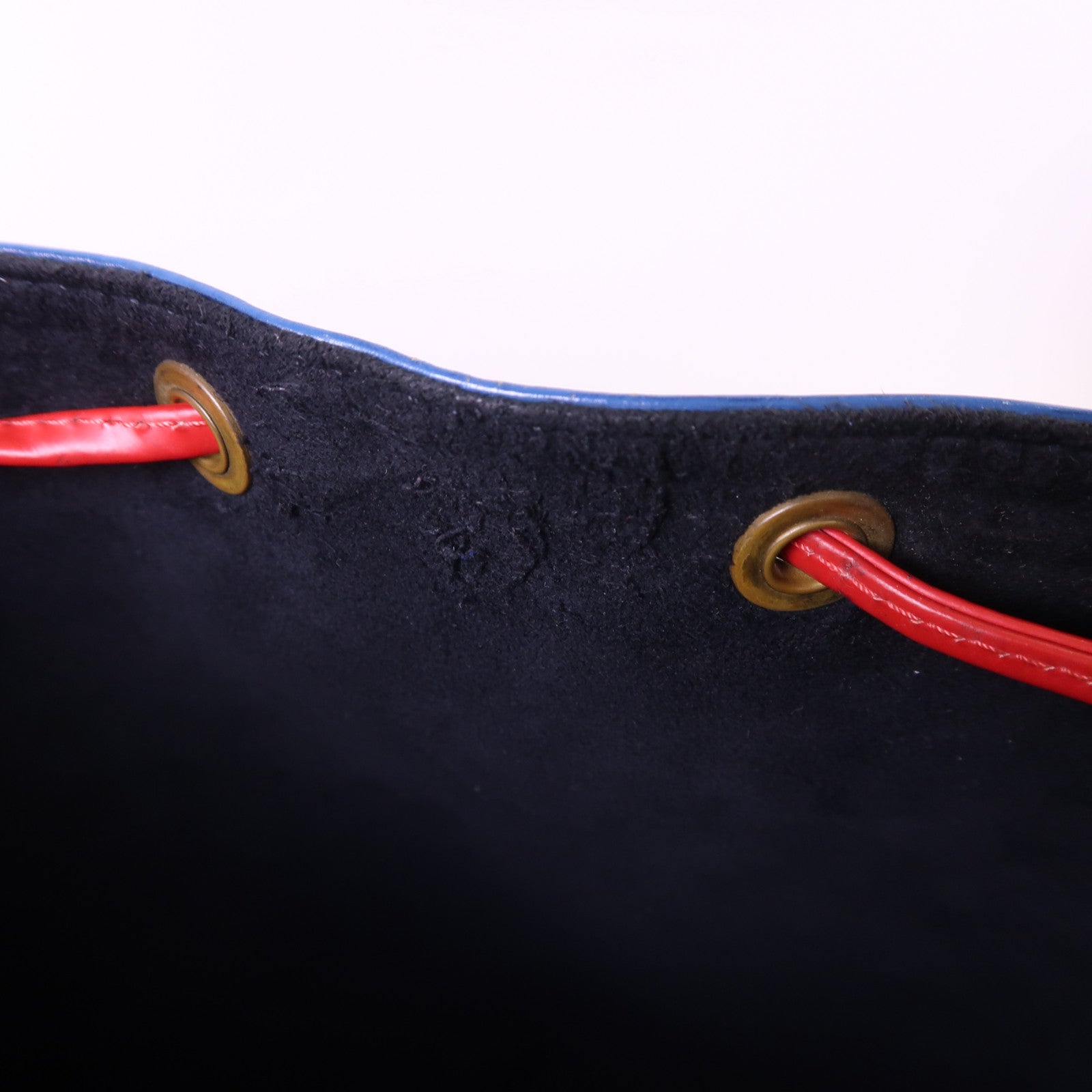 LOUIS VUITTON Epi Noe金扣肩背袋