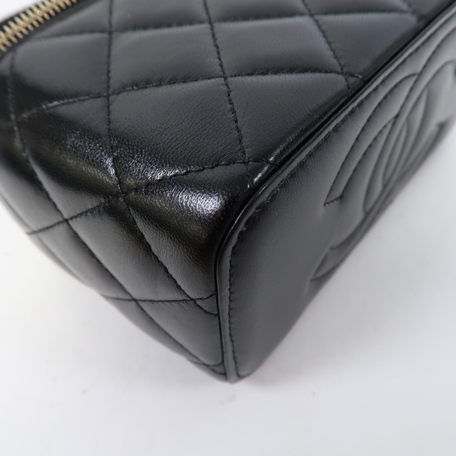 CHANEL 【激減優惠】菱格羊皮皮革Vanity Case金扣鏈帶肩背袋黑色