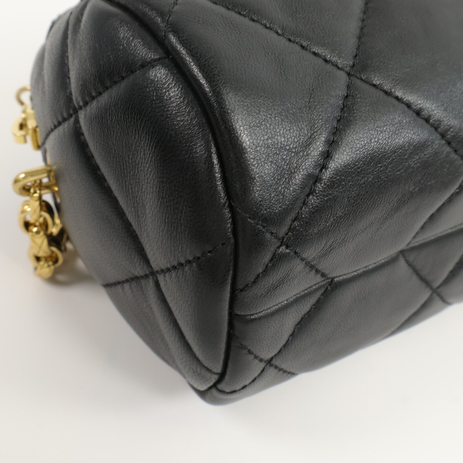 CHANEL 羊皮皮革Mini Bowling鏈帶肩背袋