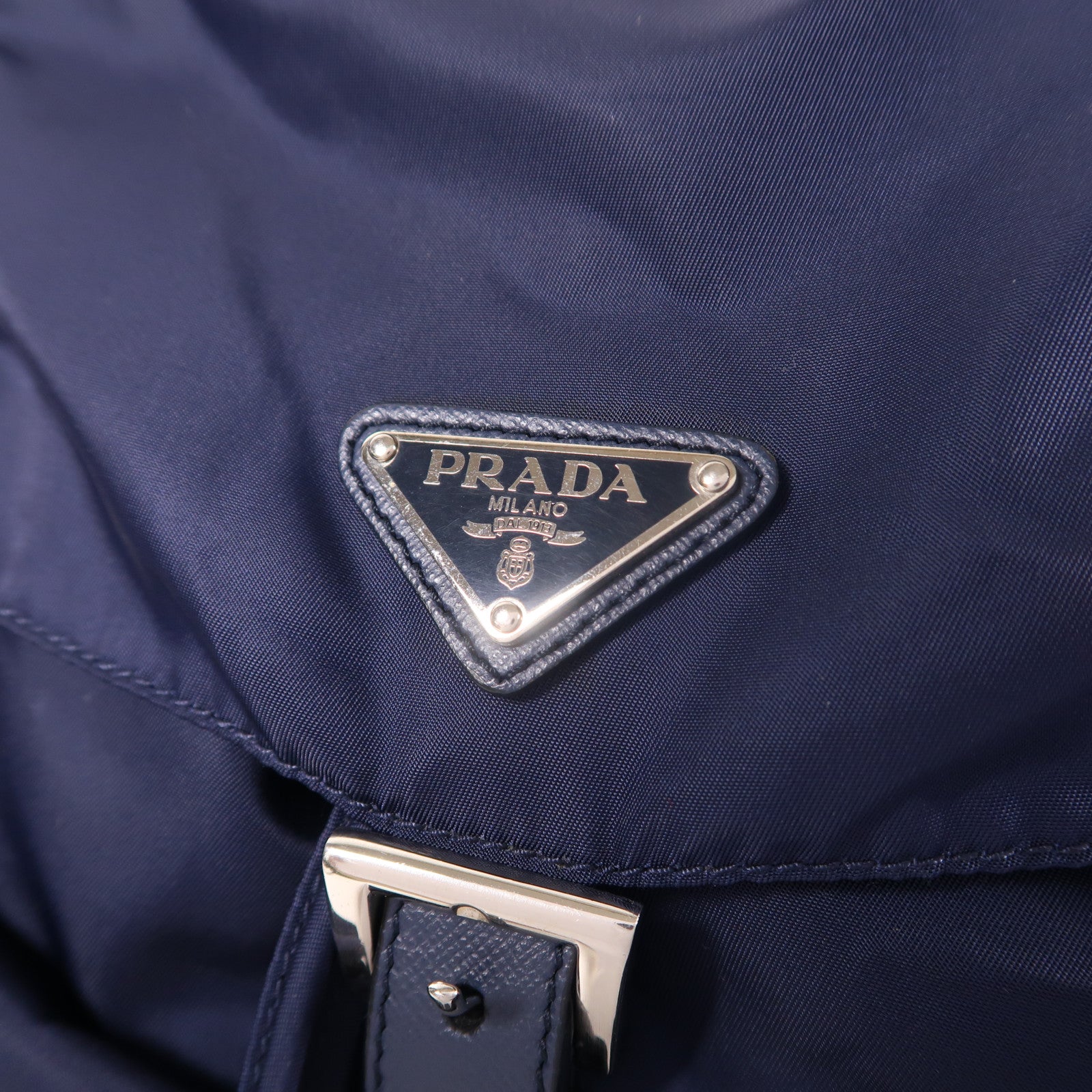 PRADA 尼龍Backpack銀扣背包