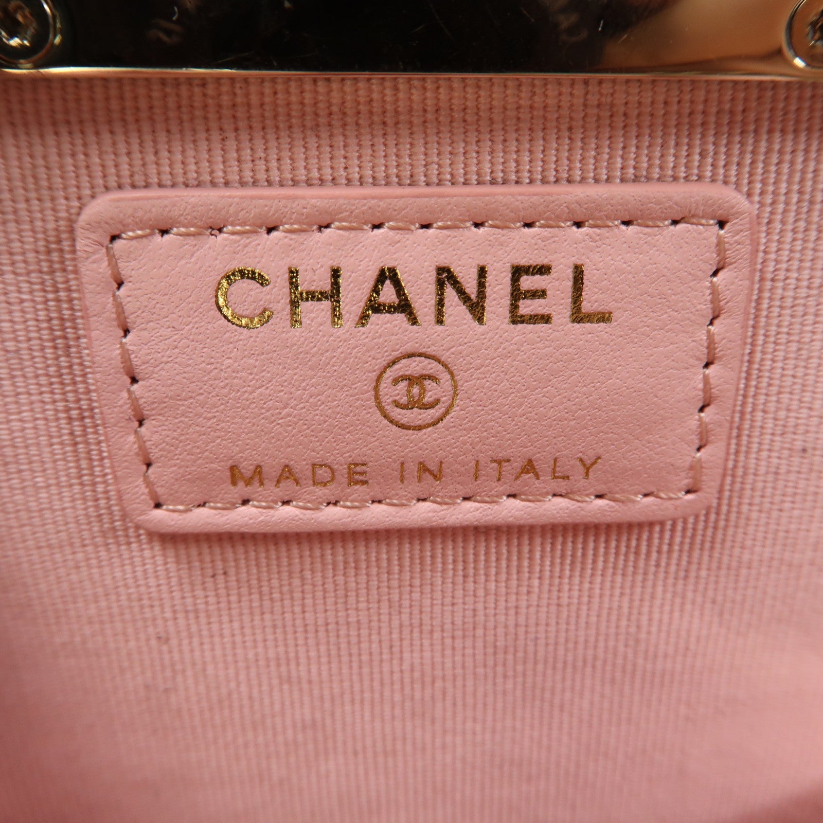 CHANEL 菱格皮革Chain Clutch金扣肩背袋黑色