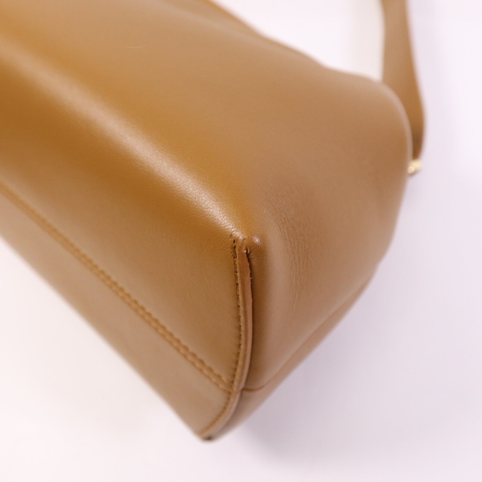 FENDI 牛皮皮革First Medium金扣肩背袋