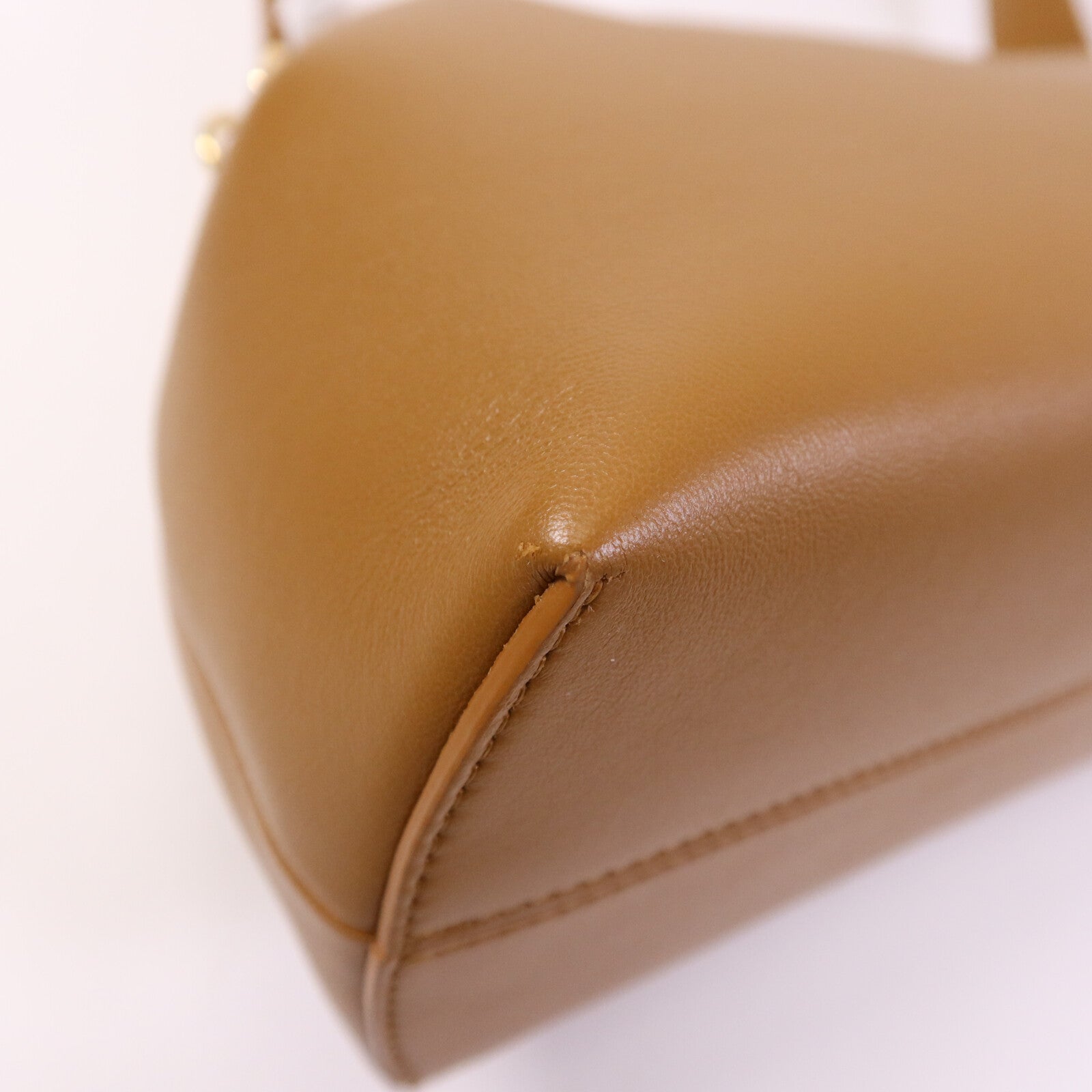 FENDI 牛皮皮革First Medium金扣肩背袋