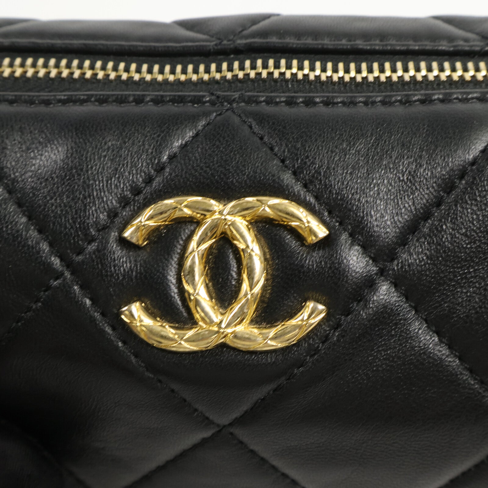 CHANEL 羊皮皮革Mini Bowling鏈帶肩背袋