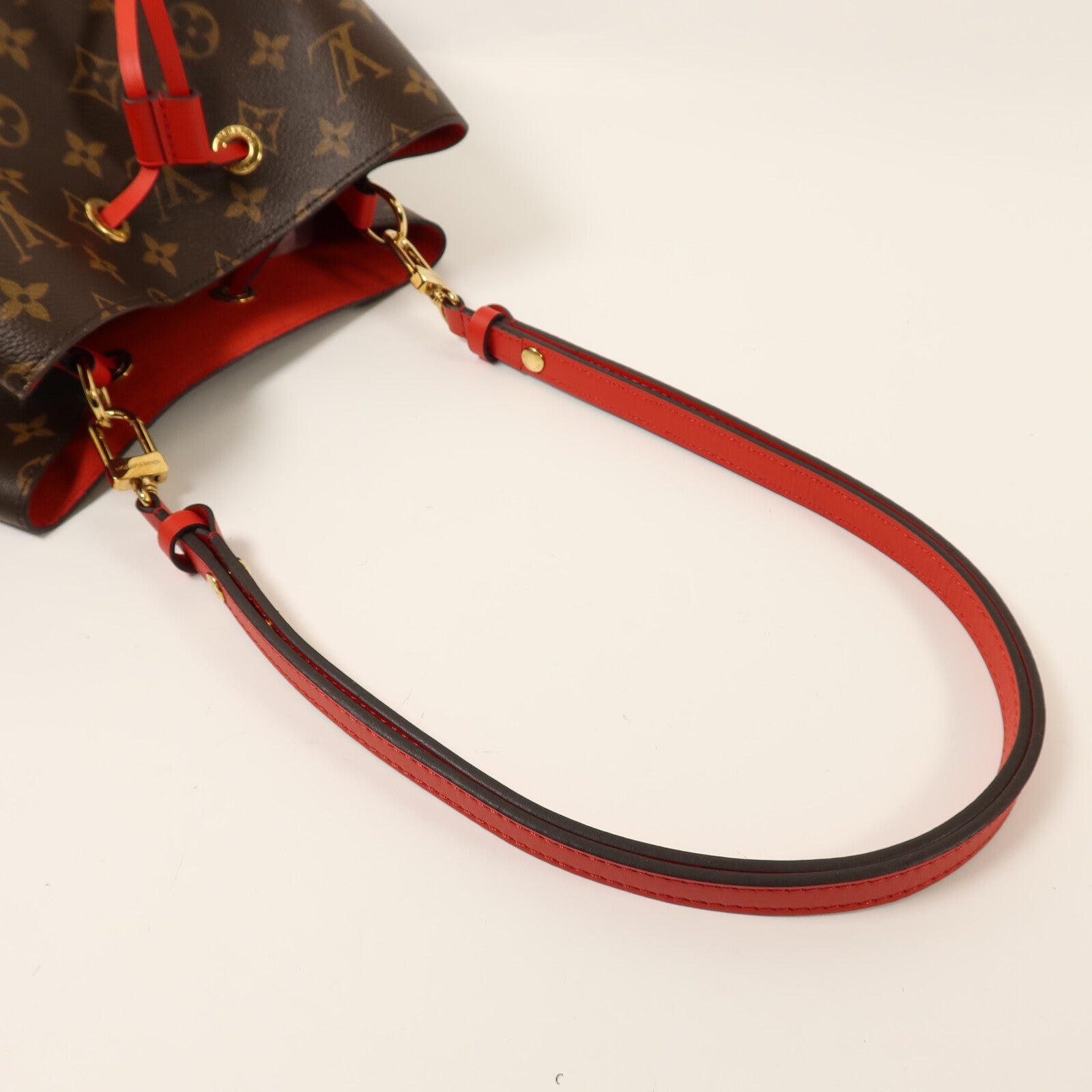 LOUIS VUITTON Monogram Neo Noe Bucket Bag金扣肩背袋