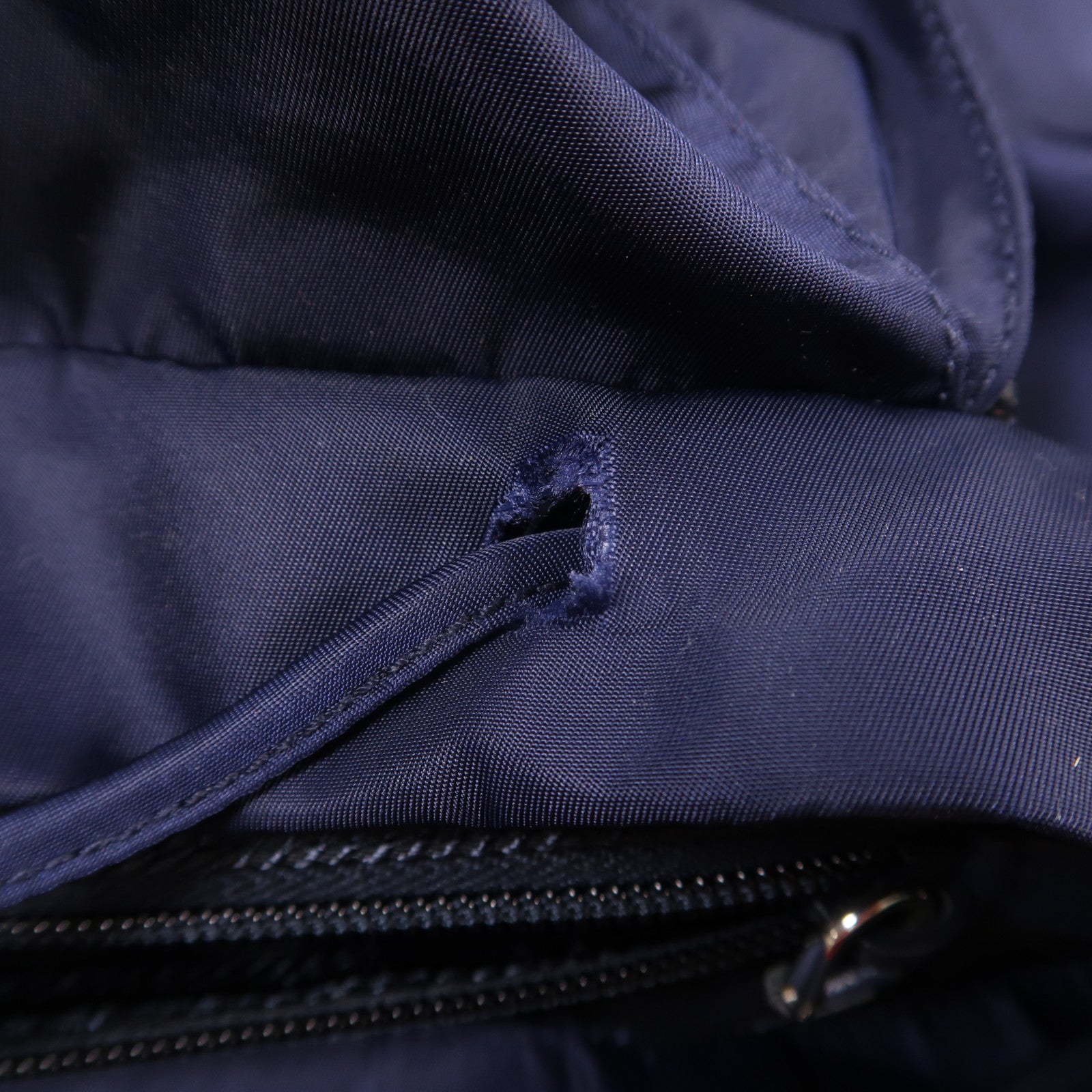 PRADA 尼龍Backpack銀扣背包