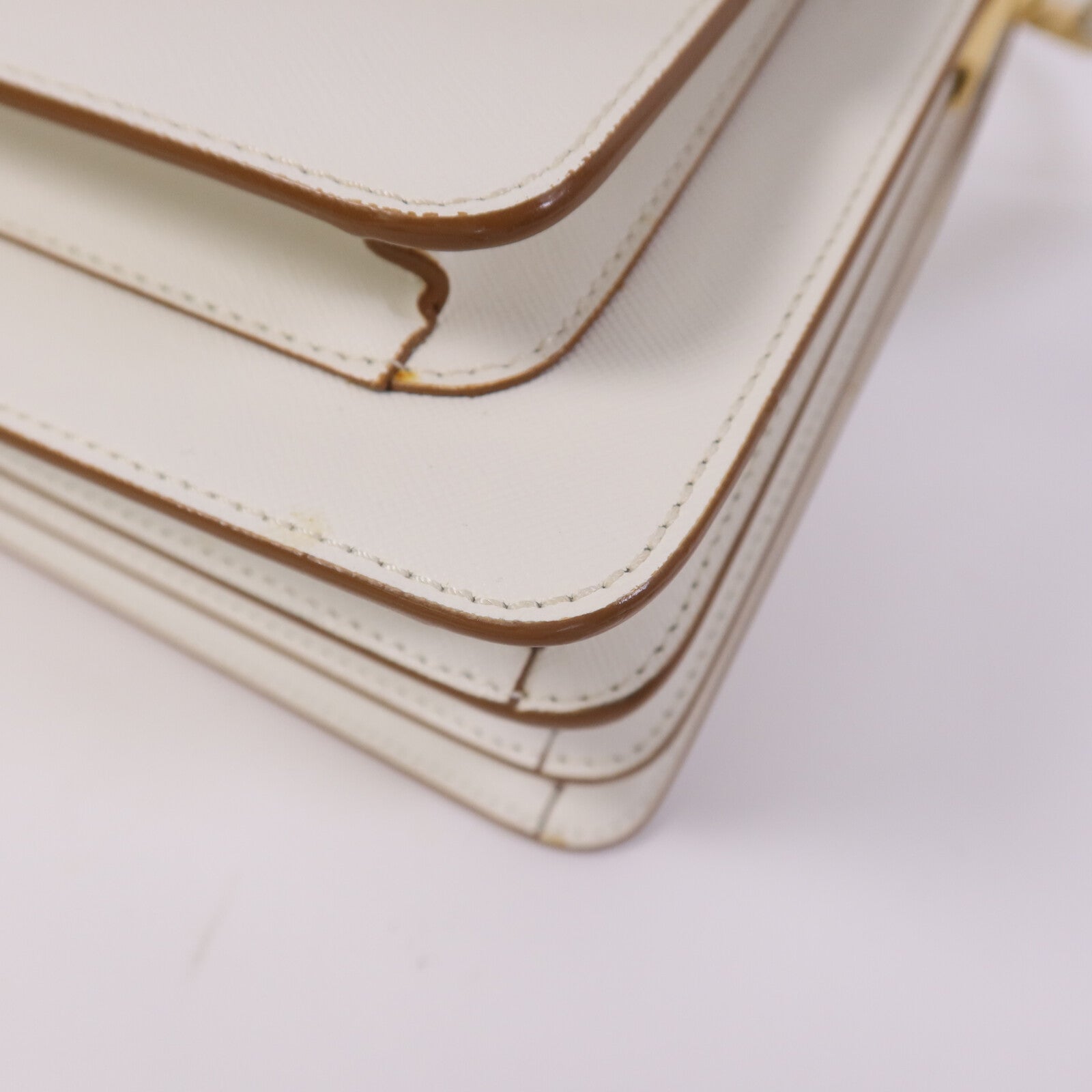 SELECTION 牛皮皮革Marni Trunk Medium Shoulder Bag金扣肩背袋