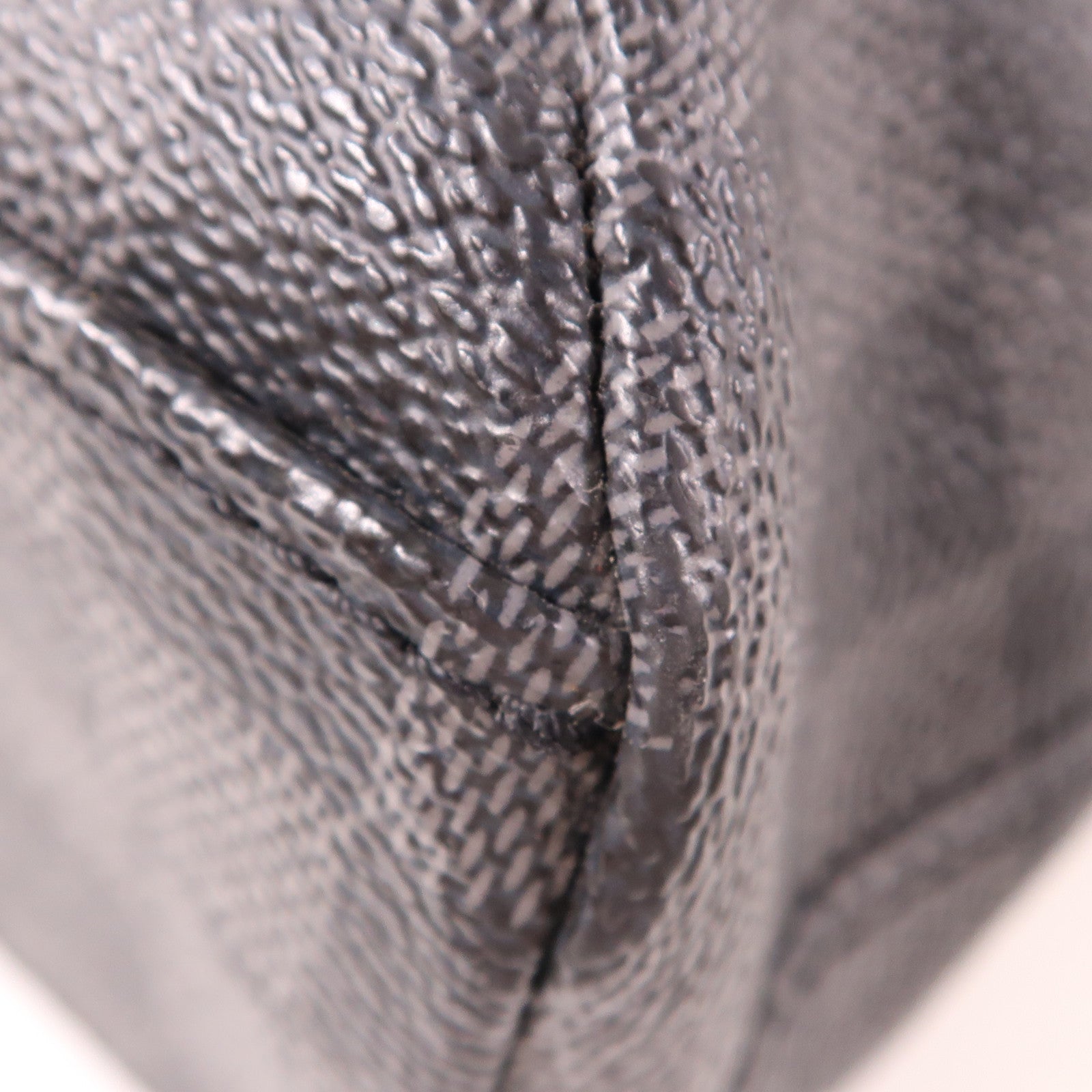 LOUIS VUITTON Damier Graphite Mick MM銀扣肩背袋