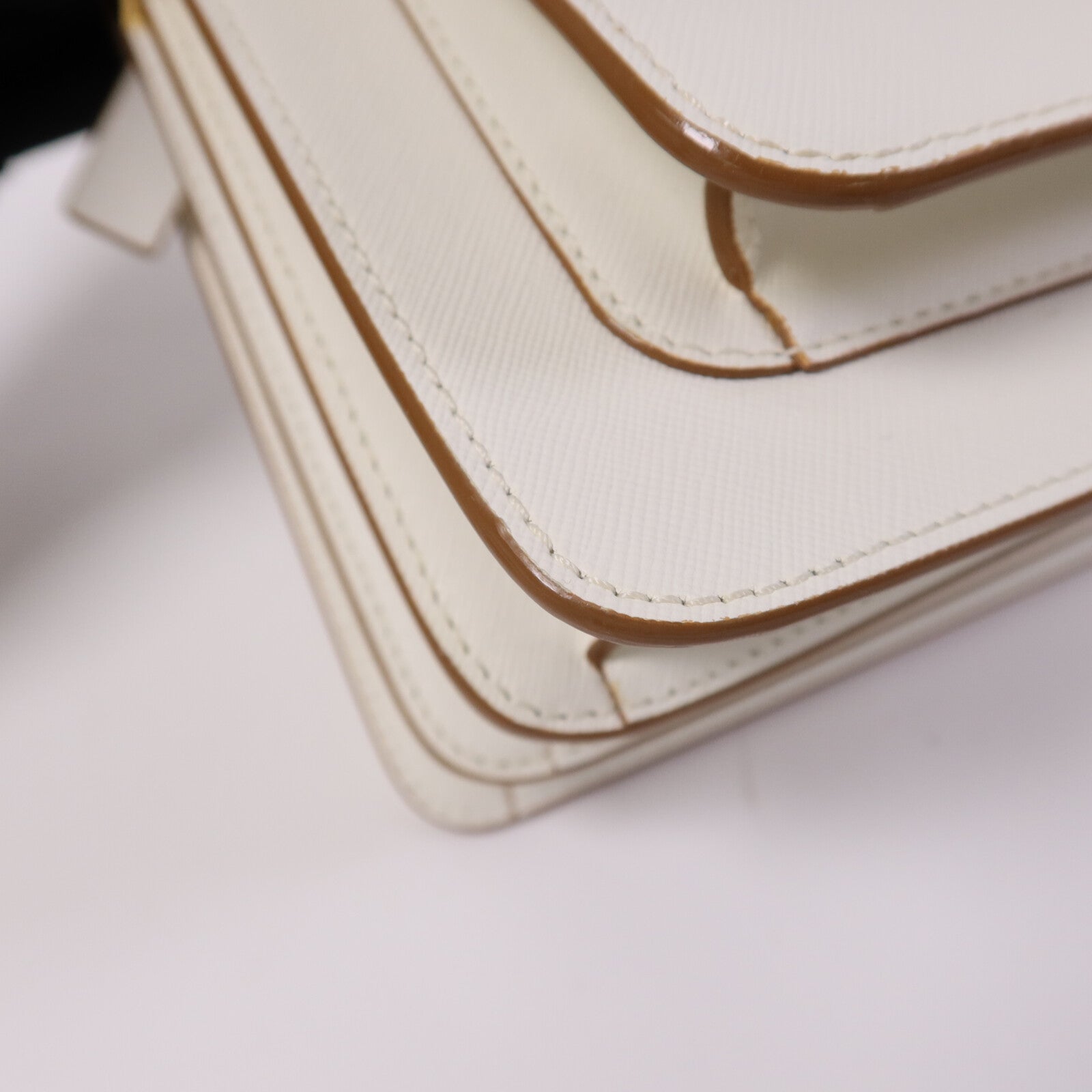 SELECTION 牛皮皮革Marni Trunk Medium Shoulder Bag金扣肩背袋
