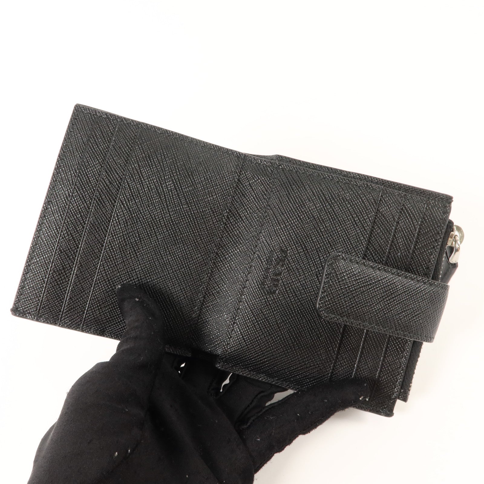 PRADA Saffiano皮革Bifold Wallet銀扣錢包