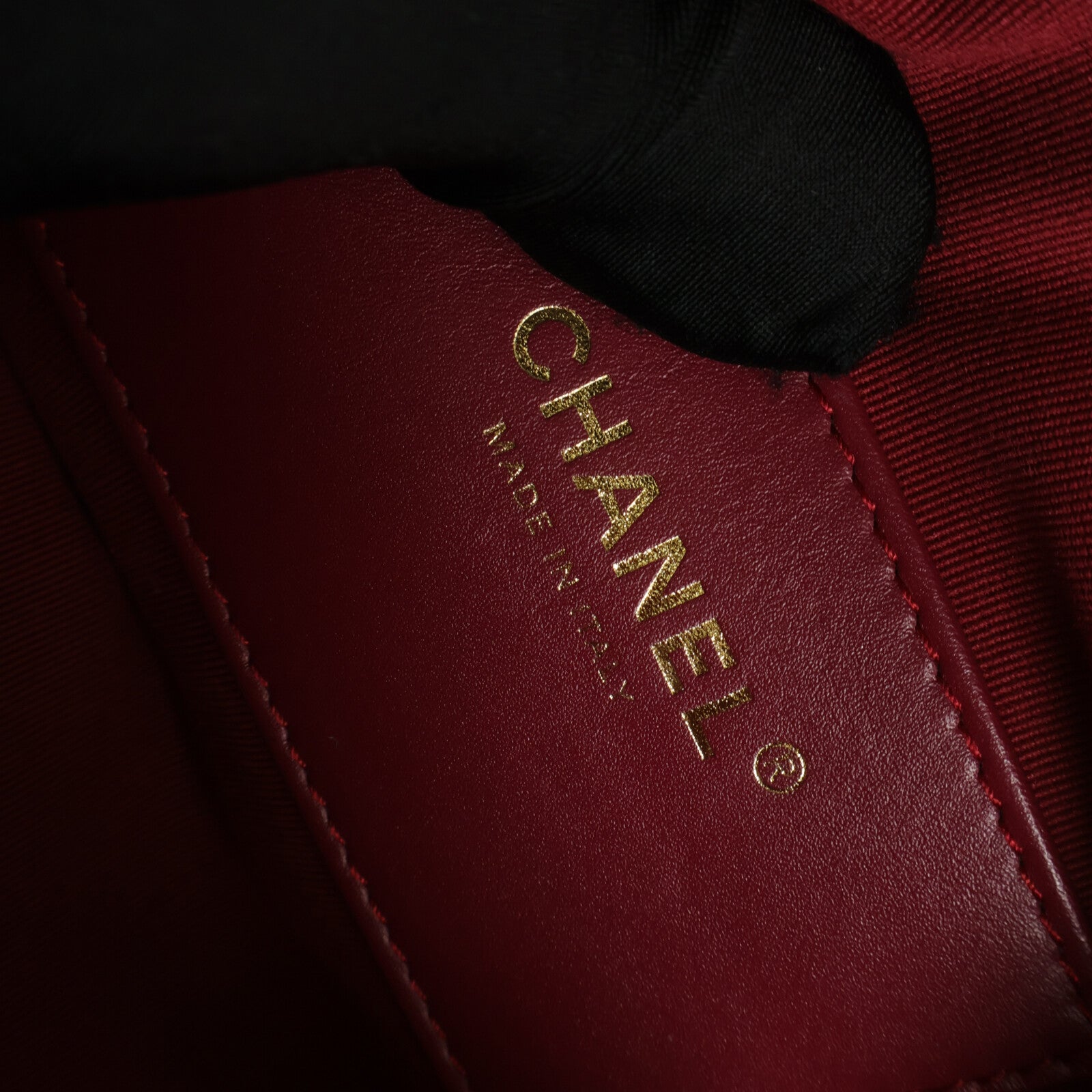 CHANEL 羊皮皮革Mini Bowling鏈帶肩背袋