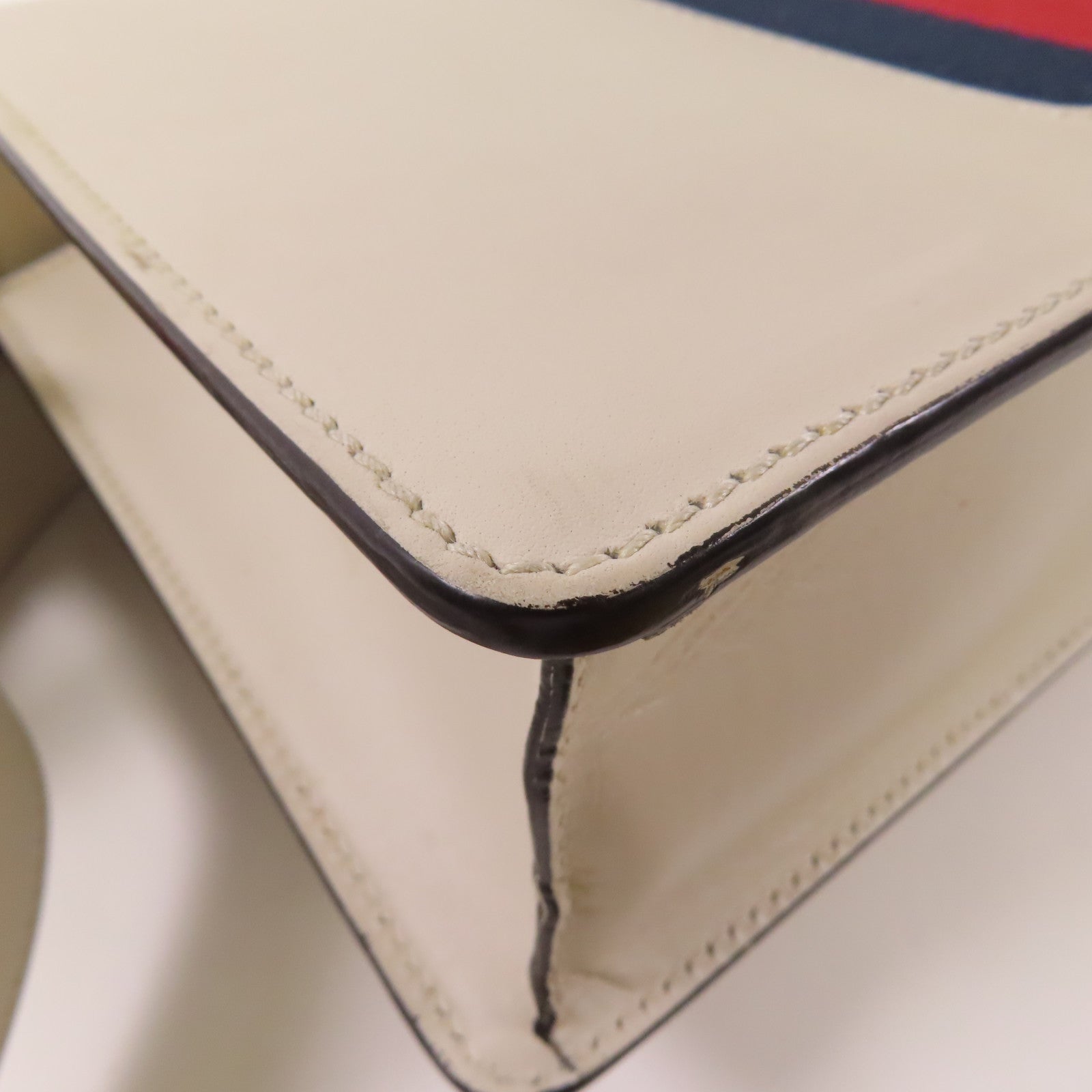 GUCCI 牛皮皮革Sylvie金扣肩背袋
