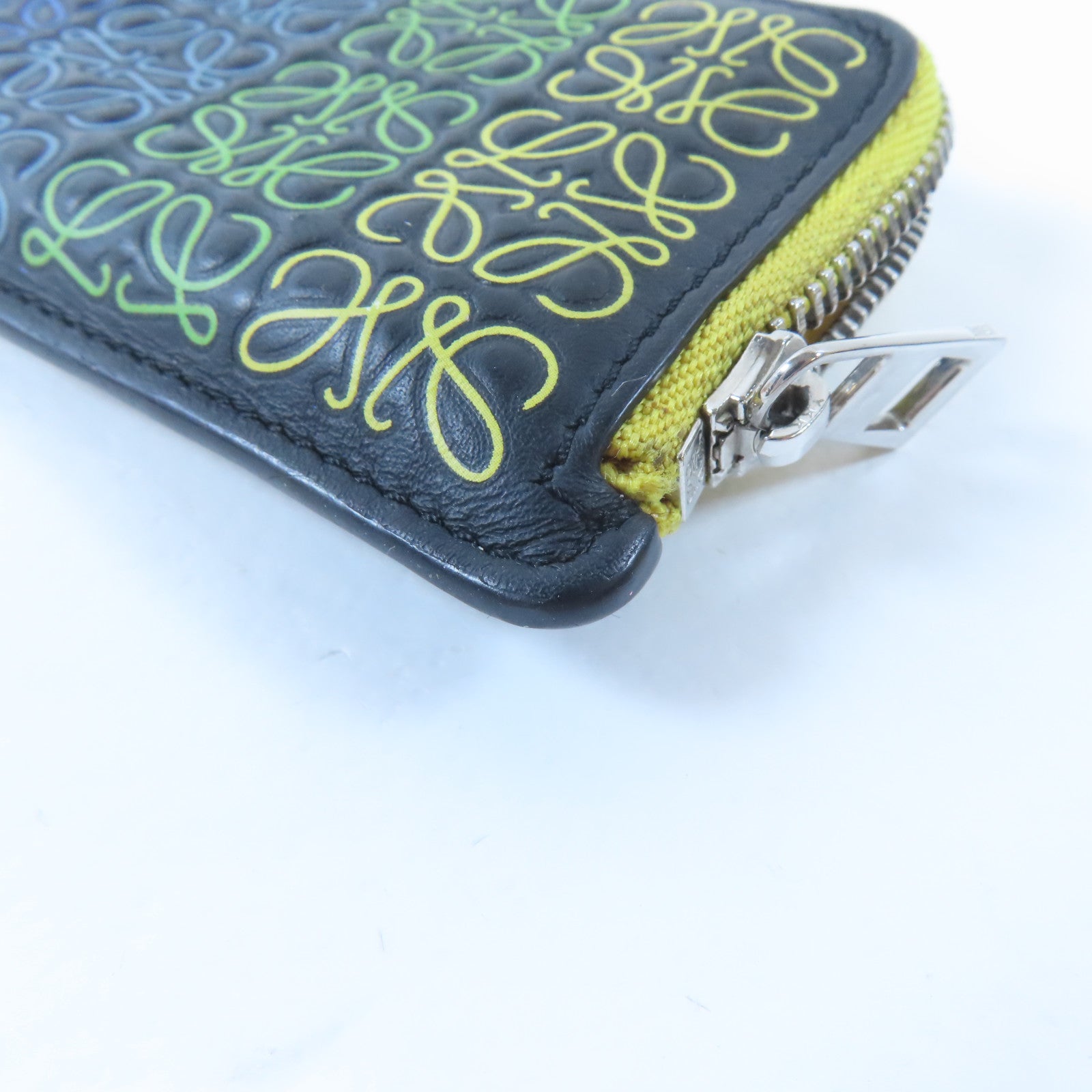 LOEWE 牛皮皮革Coin/Card Case銀扣零錢包/卡片套黑色/彩色