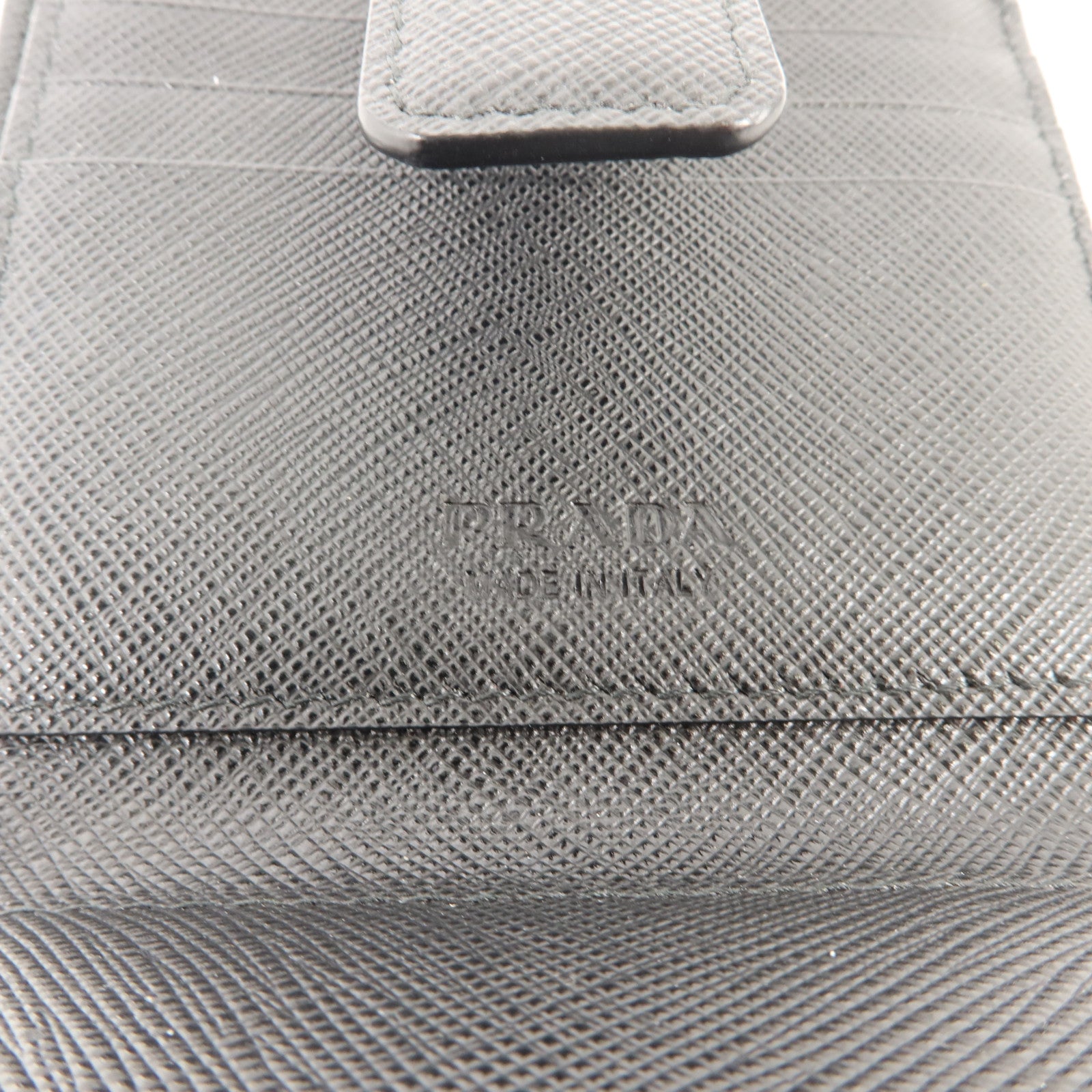 PRADA Saffiano皮革Bifold Wallet銀扣錢包
