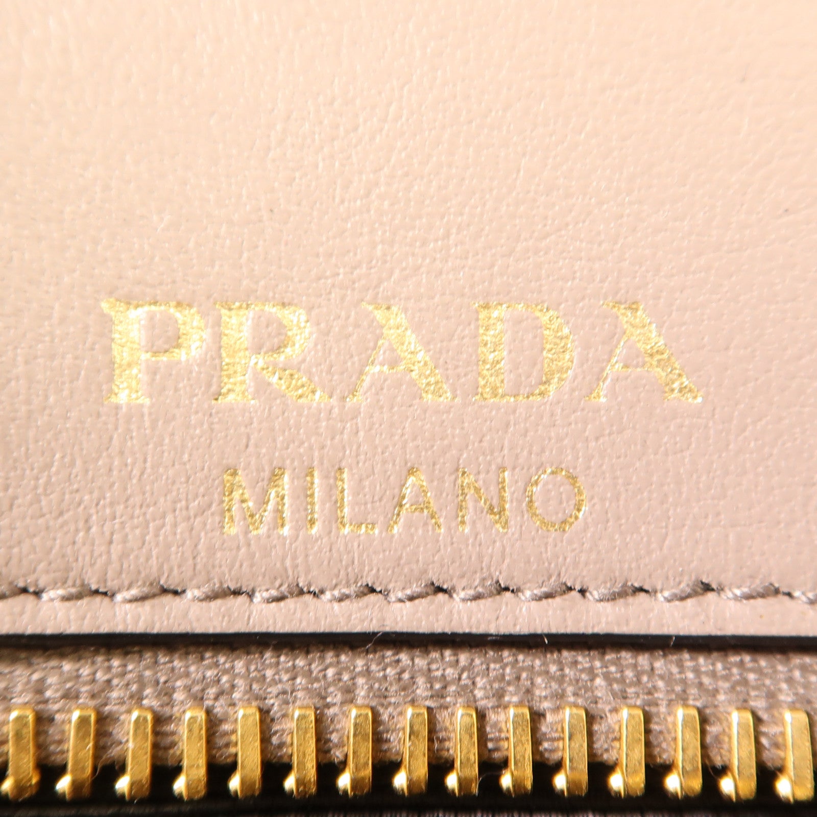 PRADA Saffiano皮革Chain Shoulder金扣肩背袋