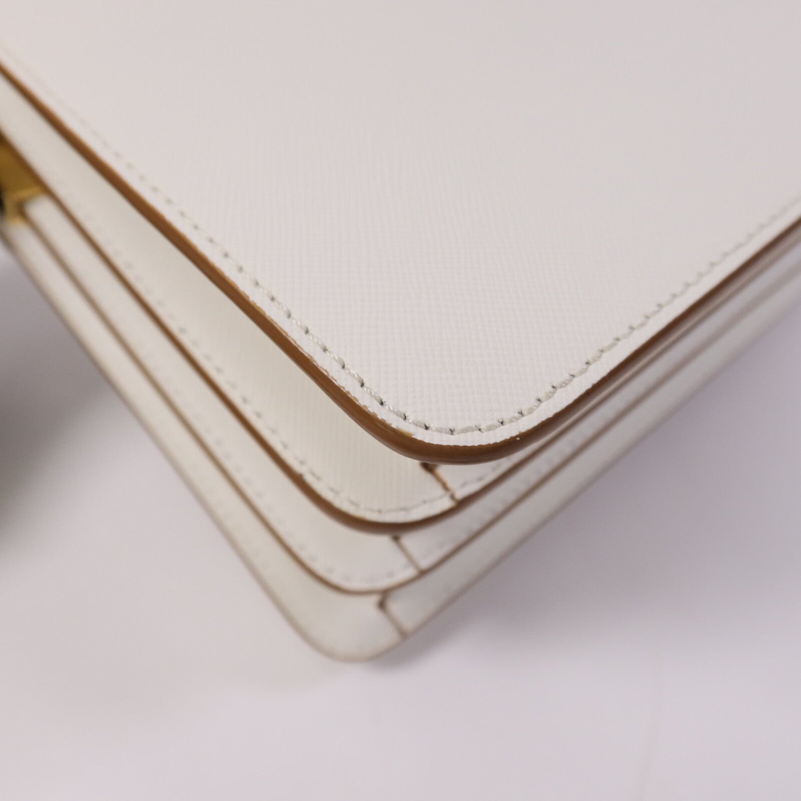 SELECTION 牛皮皮革Marni Trunk Medium Shoulder Bag金扣肩背袋