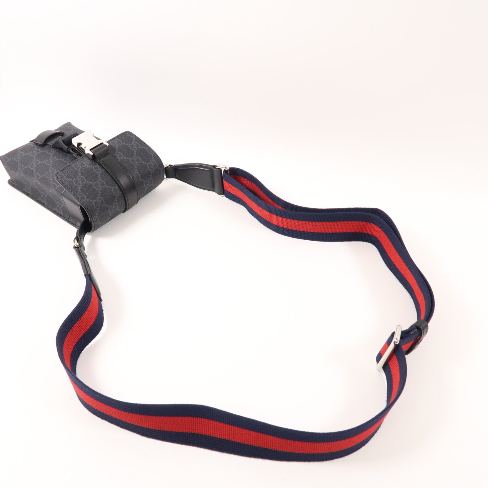 GUCCI 塗層帆布Shoulder Bag銀扣肩背袋黑色