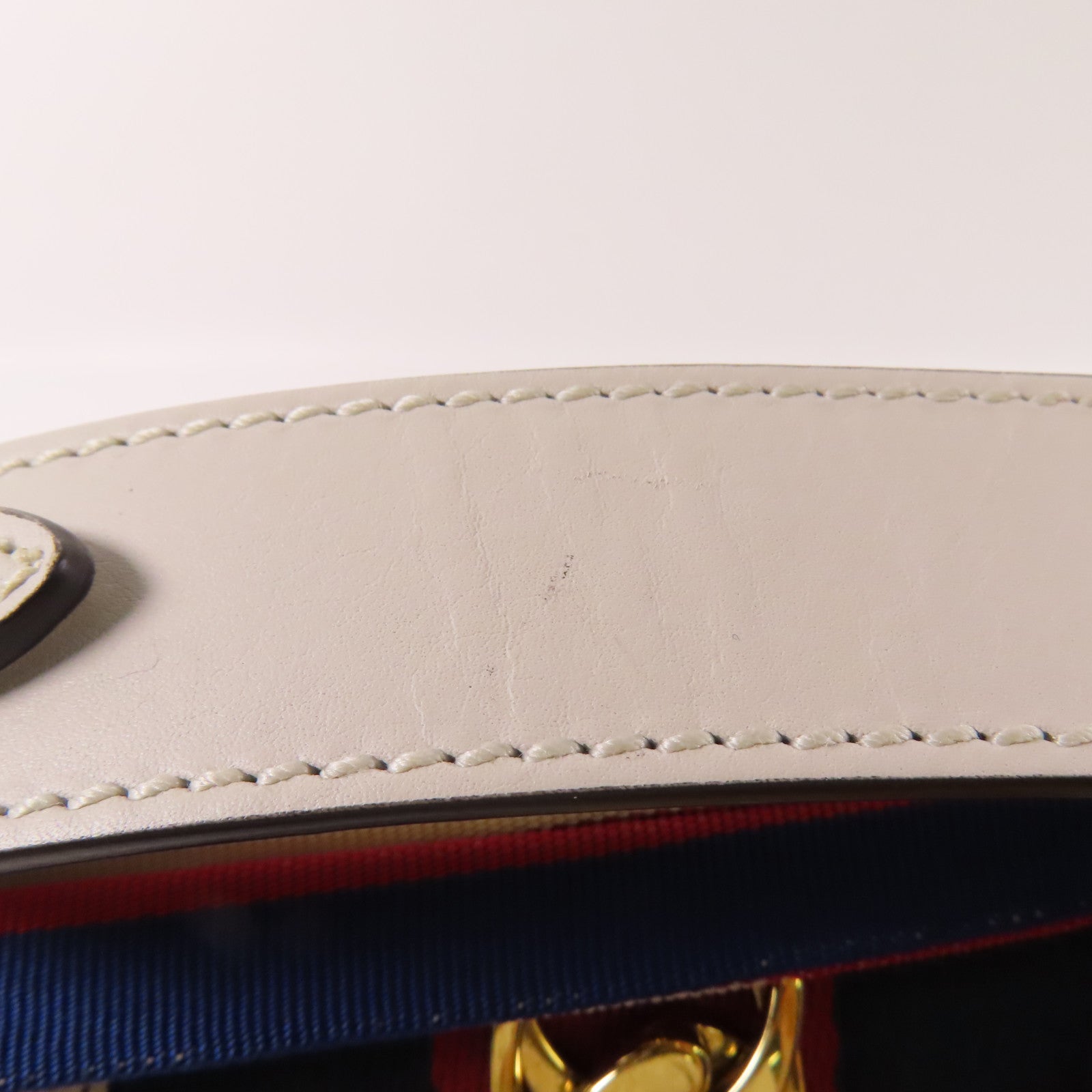 GUCCI 牛皮皮革Sylvie金扣肩背袋